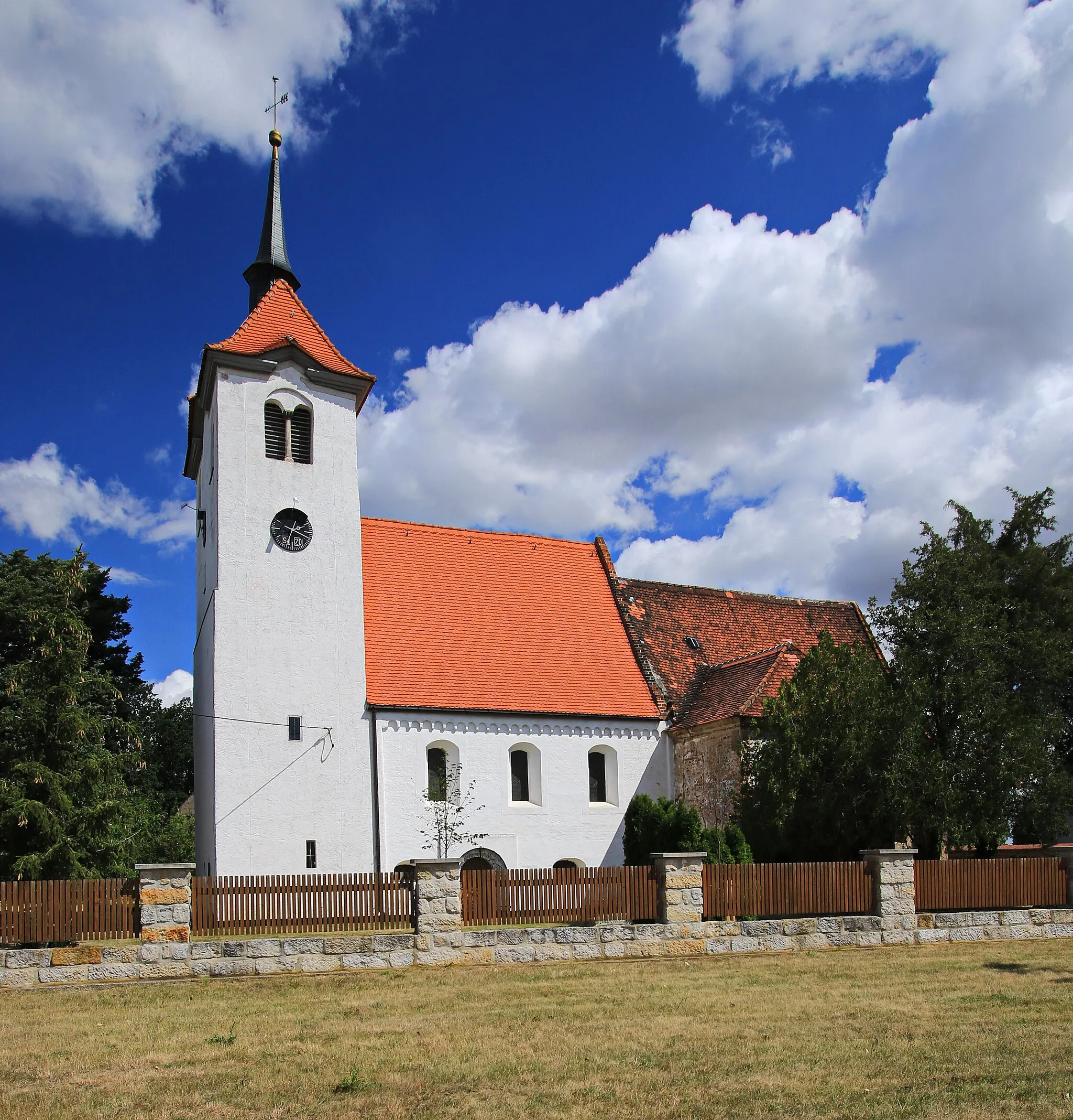 Photo showing: Kirche in Martinskirchen, Sachsen.