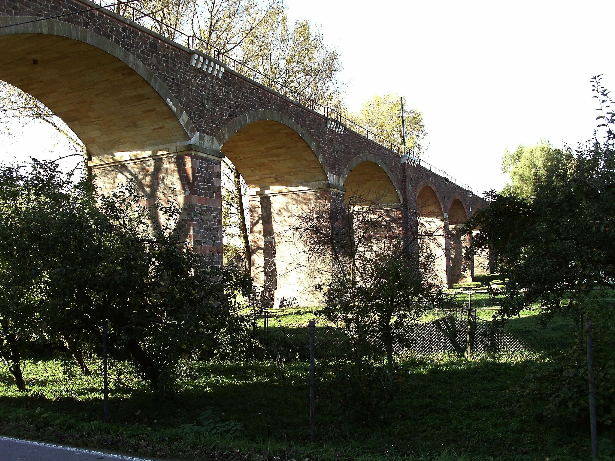 Photo showing: Niedergräfenhain viaduct at the Neukieritzsch–Chemnitz railway line (Geithain, Leipzig district, Saxony)