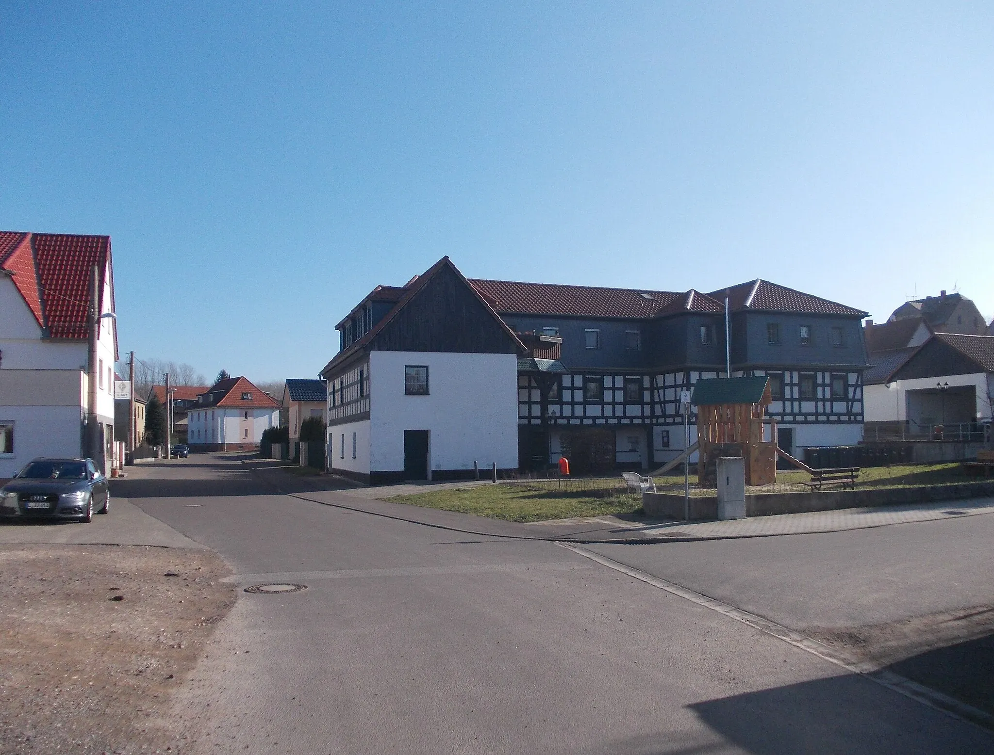 Photo showing: Alte Hauptstrasse/Fockendorfer Weg in Thräna (Borna, Leipzig district, Saxony)