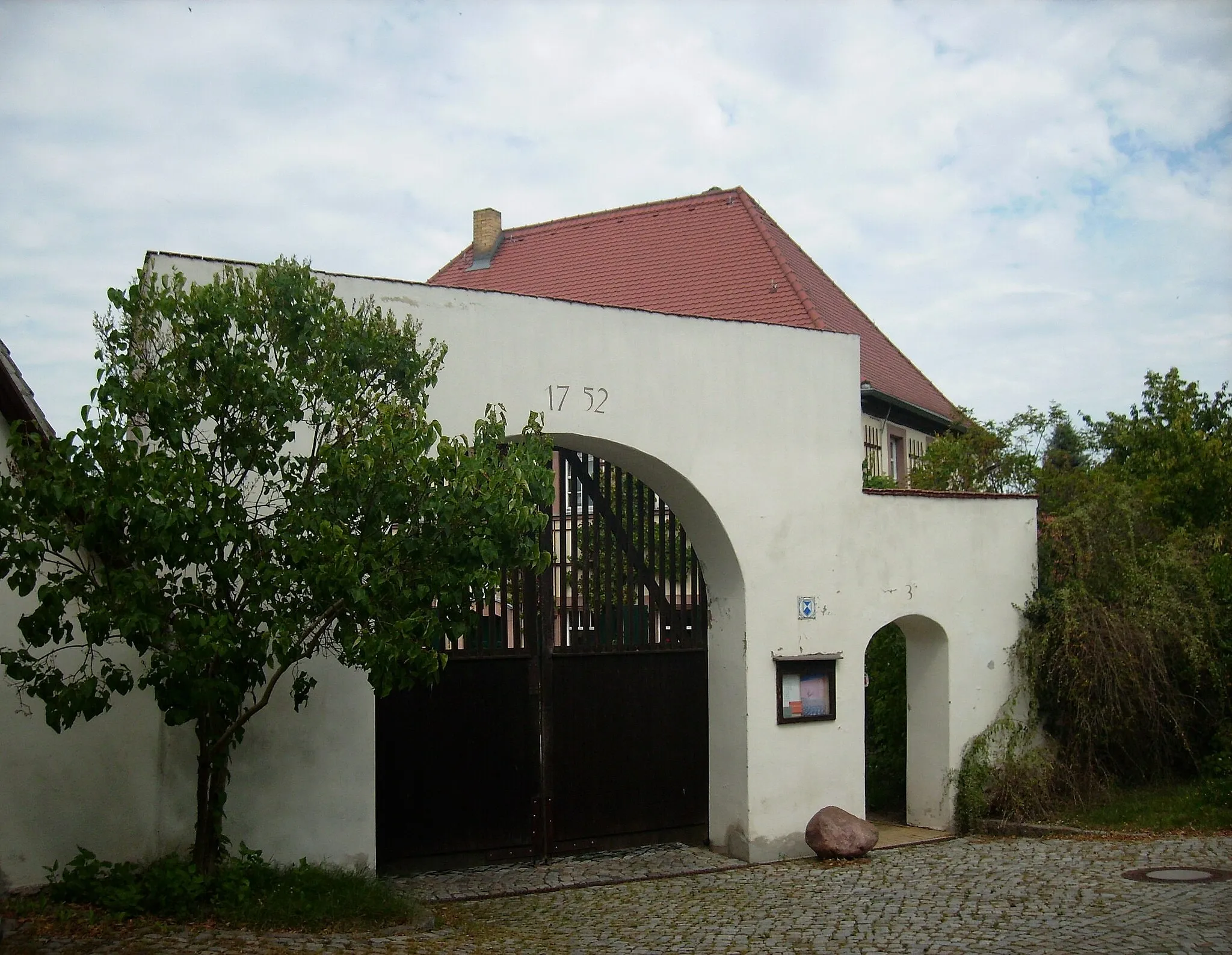 Photo showing: Portal of the rectory in Seifertshain (Grosspösna, Leipzig district, Saxony)