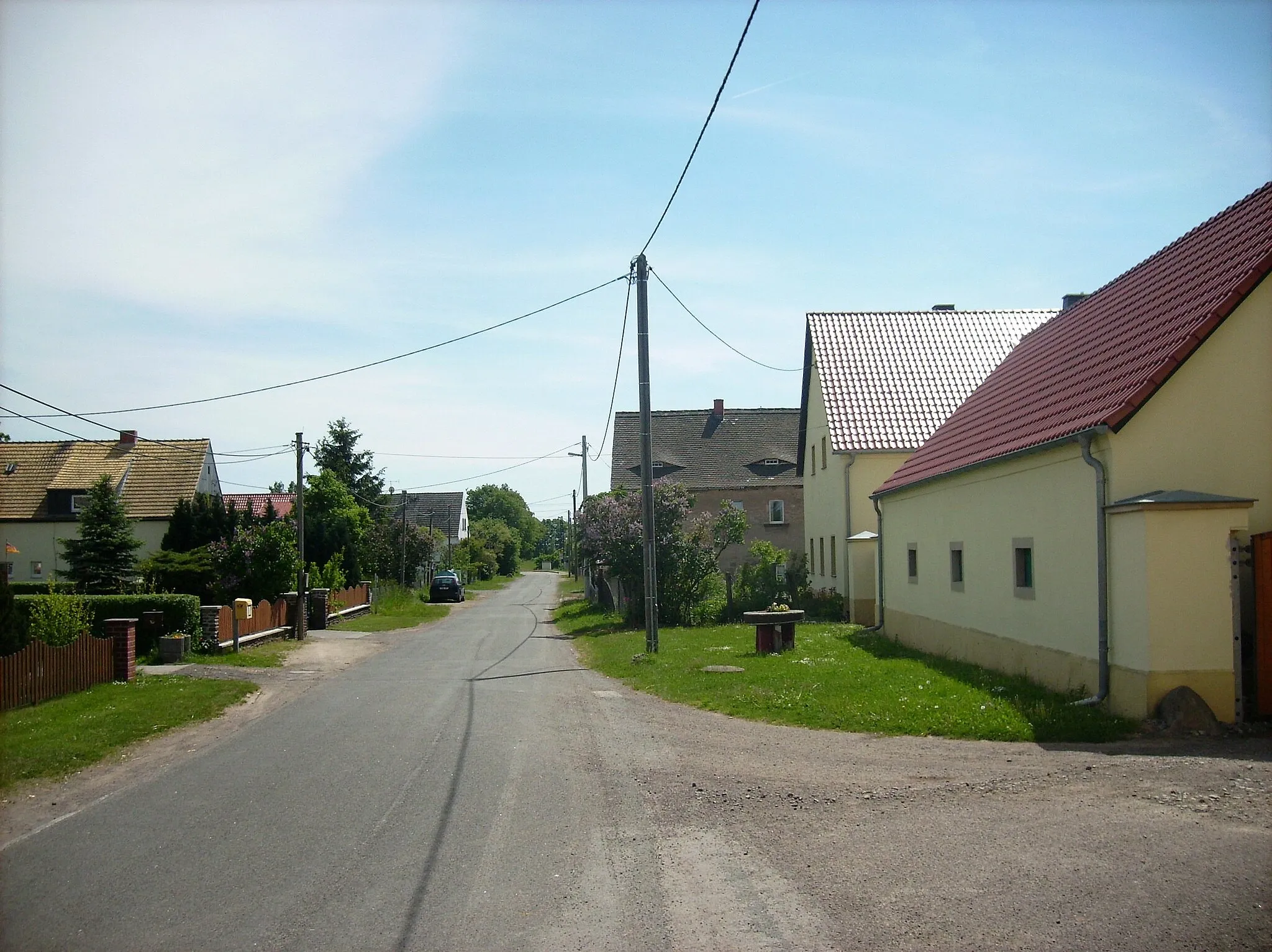 Photo showing: Main street of the village of Radegast (Dahlen, Nordsachsen district, Saxony)