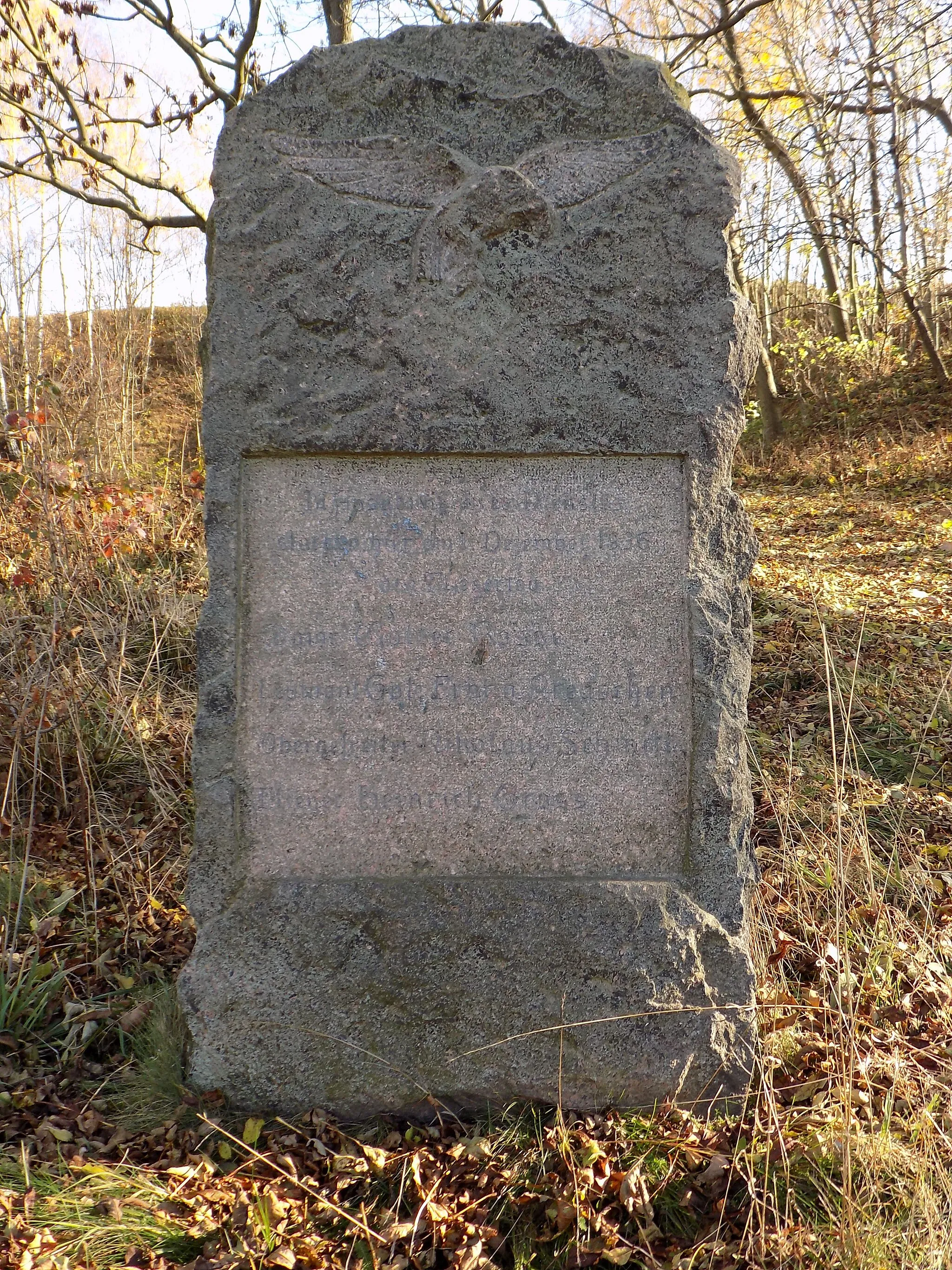 Photo showing: Memorial to the victims of a plane crash near Zeunitz (Grimma, Leipzig district, Saxony)