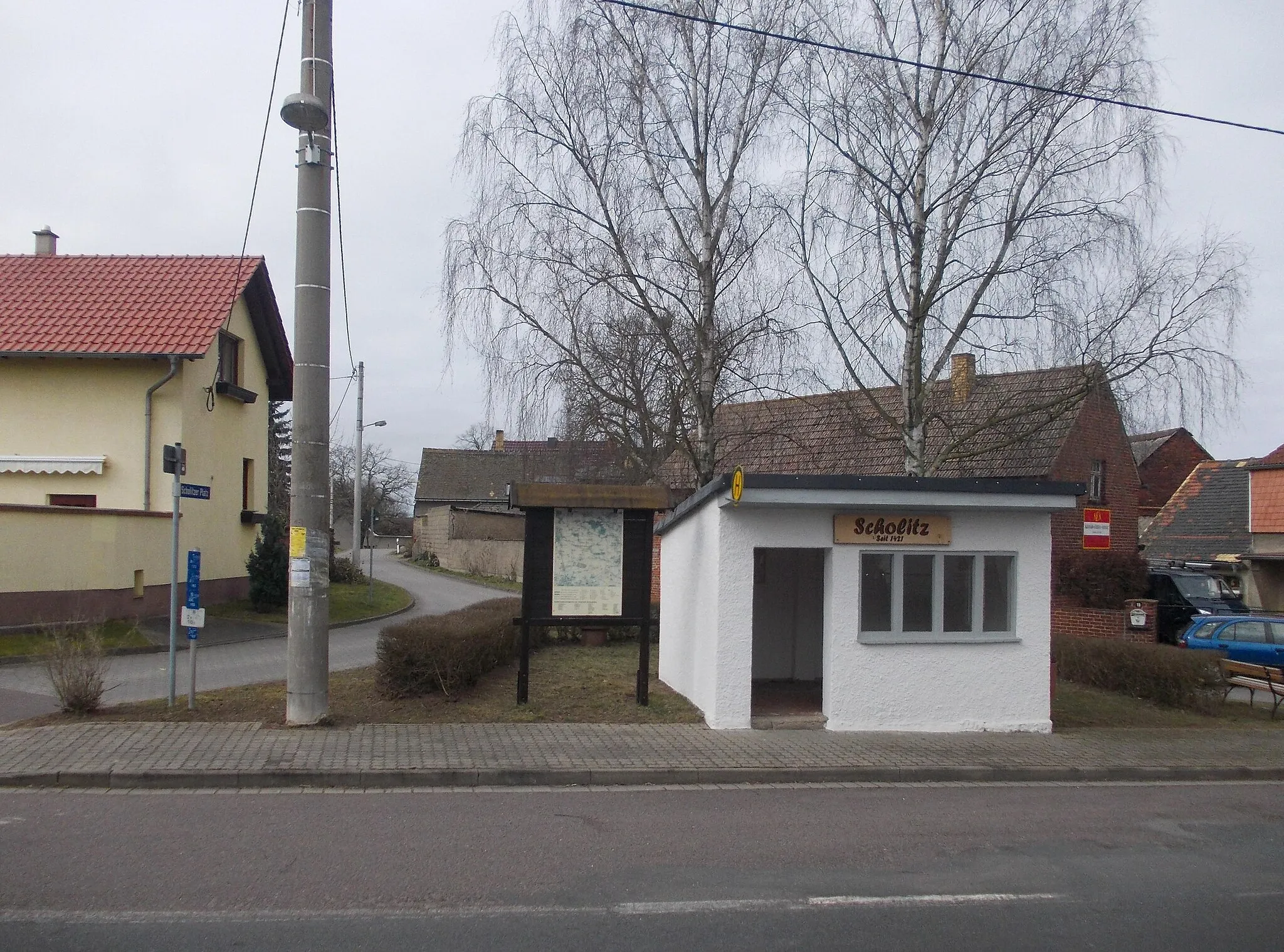 Photo showing: Bus stop in Scholitz (Schönwölkau, Nordsachsen district, Saxony)