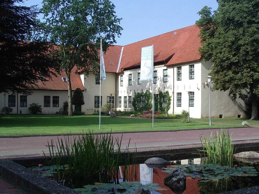 Photo showing: Das Alte Kreishaus in Bremervörde (Vorderseite), heute Bachmann-Museum.
Fotografiert von Benutzer:Geoz.

August 2006