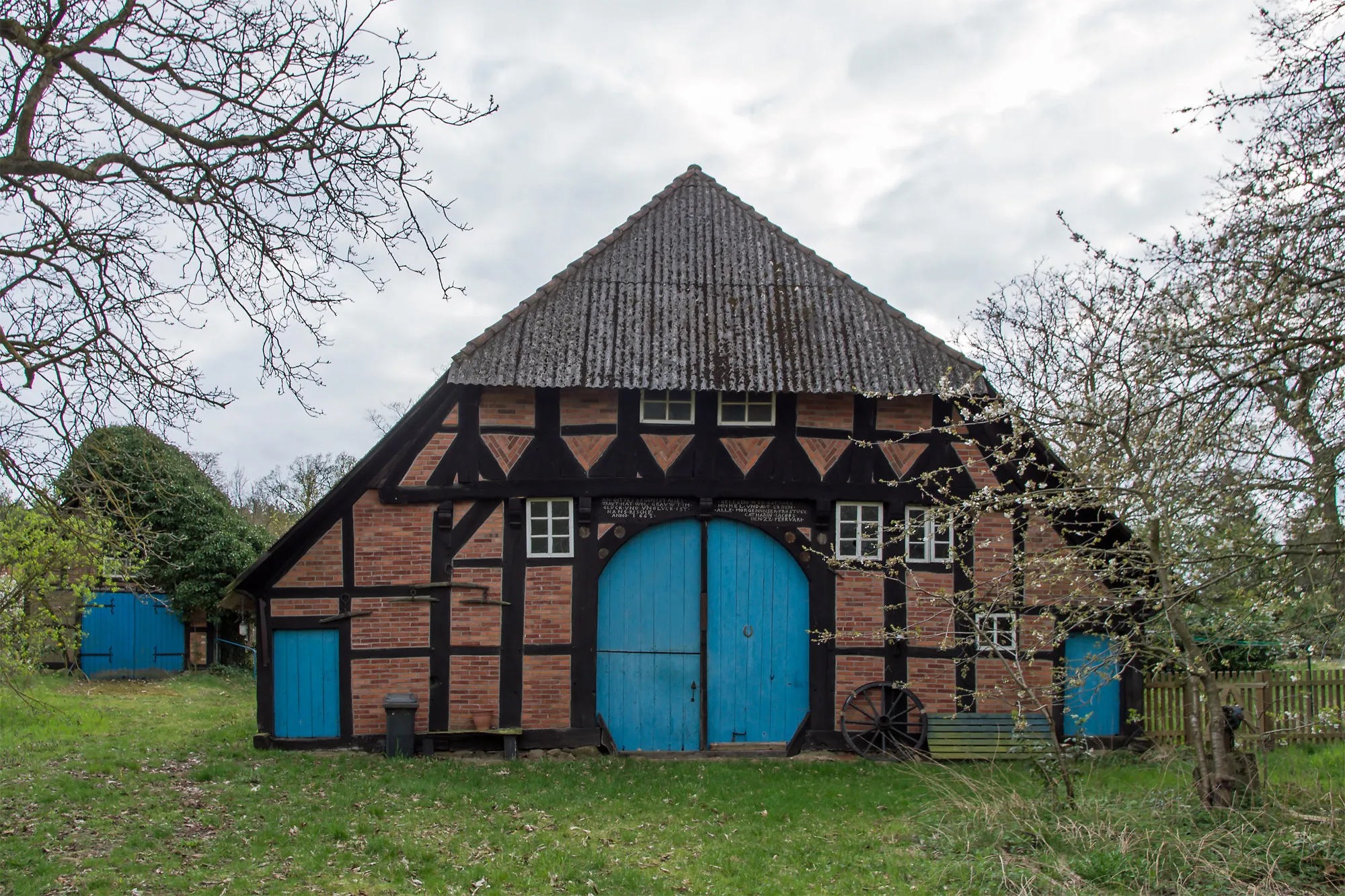 Photo showing: Cultural heritage monument (farm building, former "No 11") in the village Langendorf-Cacherien (district Lüchow-Dannenberg, northern Germany), built in 1665.