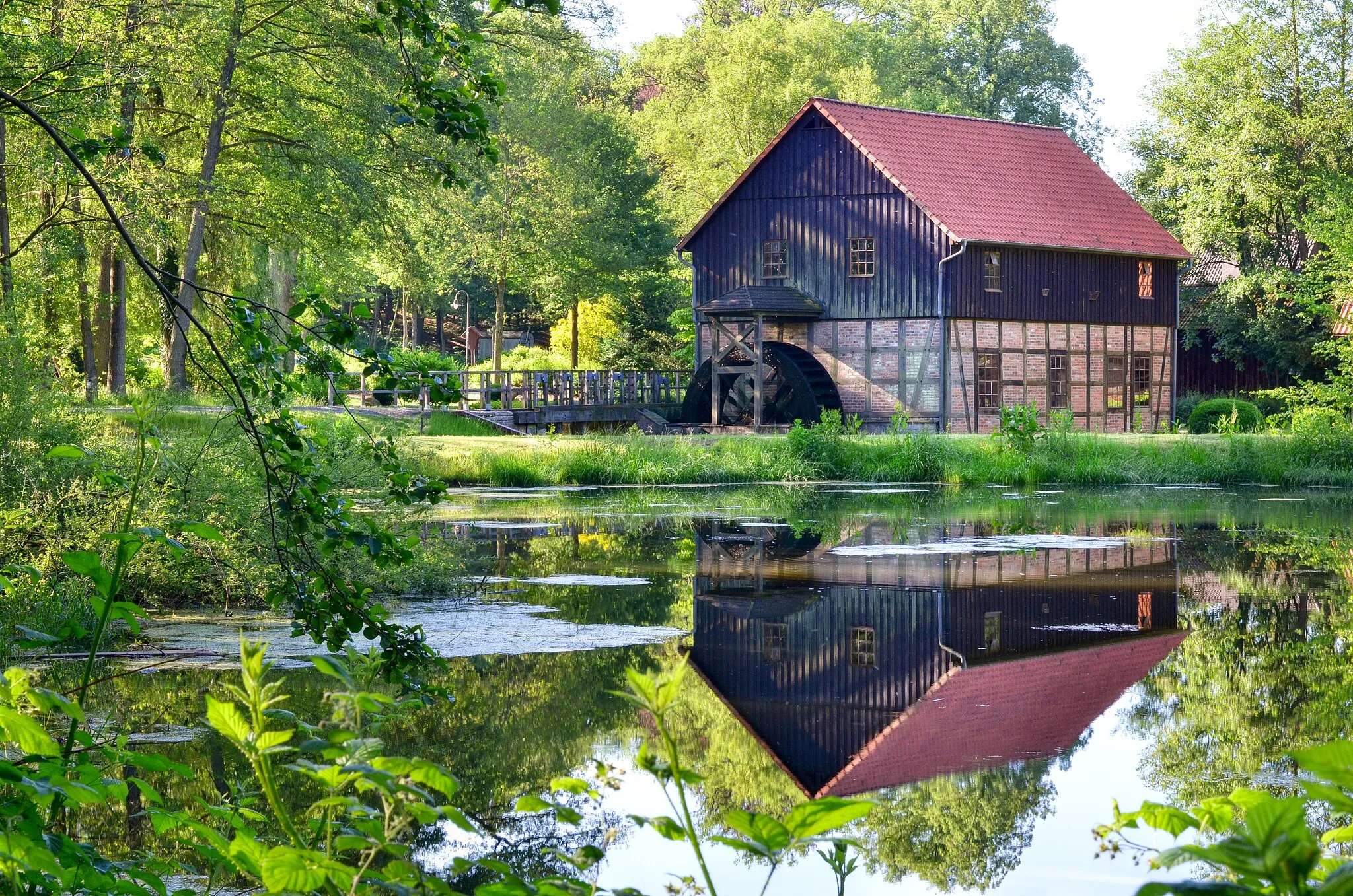Photo showing: Die Cordinger Mühle (am Morgen) an der Warnau in Benefeld (Lüneburger Heide, Deutschland)