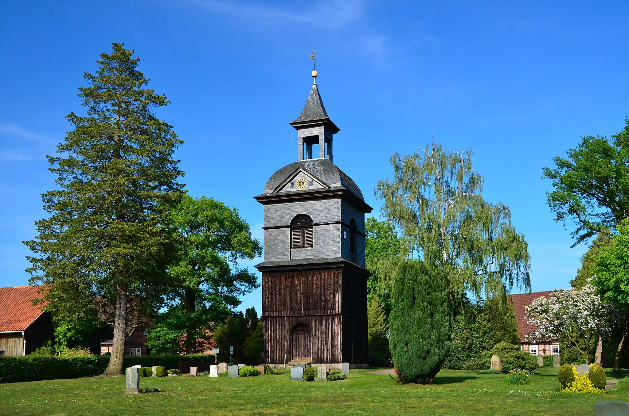 Photo showing: The wooden church tower of the St. John's Church in Düshorn (in the near of Walsrode in the Lüneburg Heath, Germany)