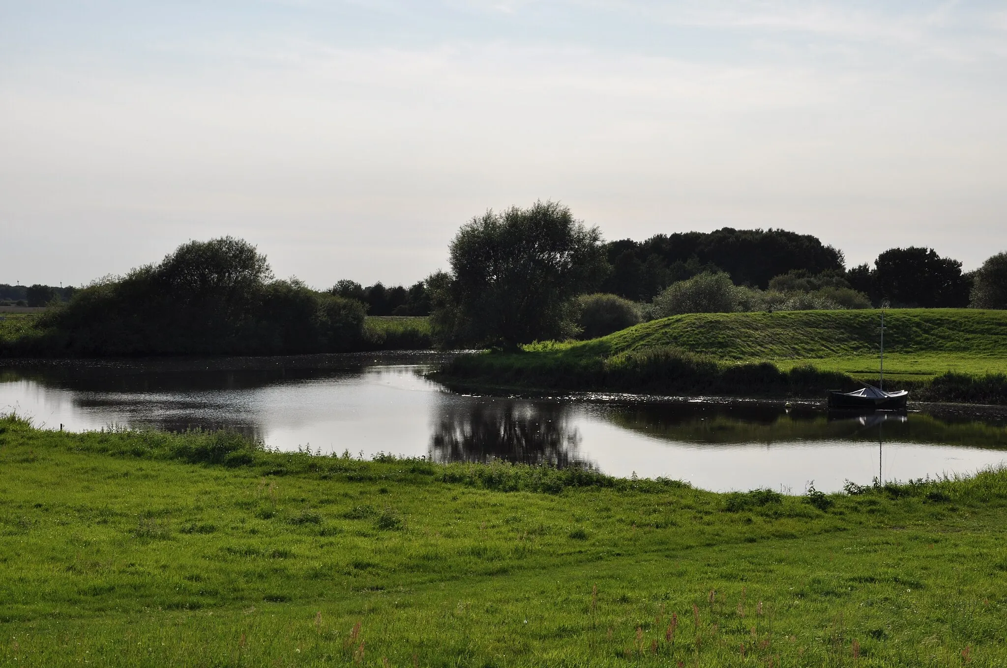 Photo showing: Tönnhäuser Hafen