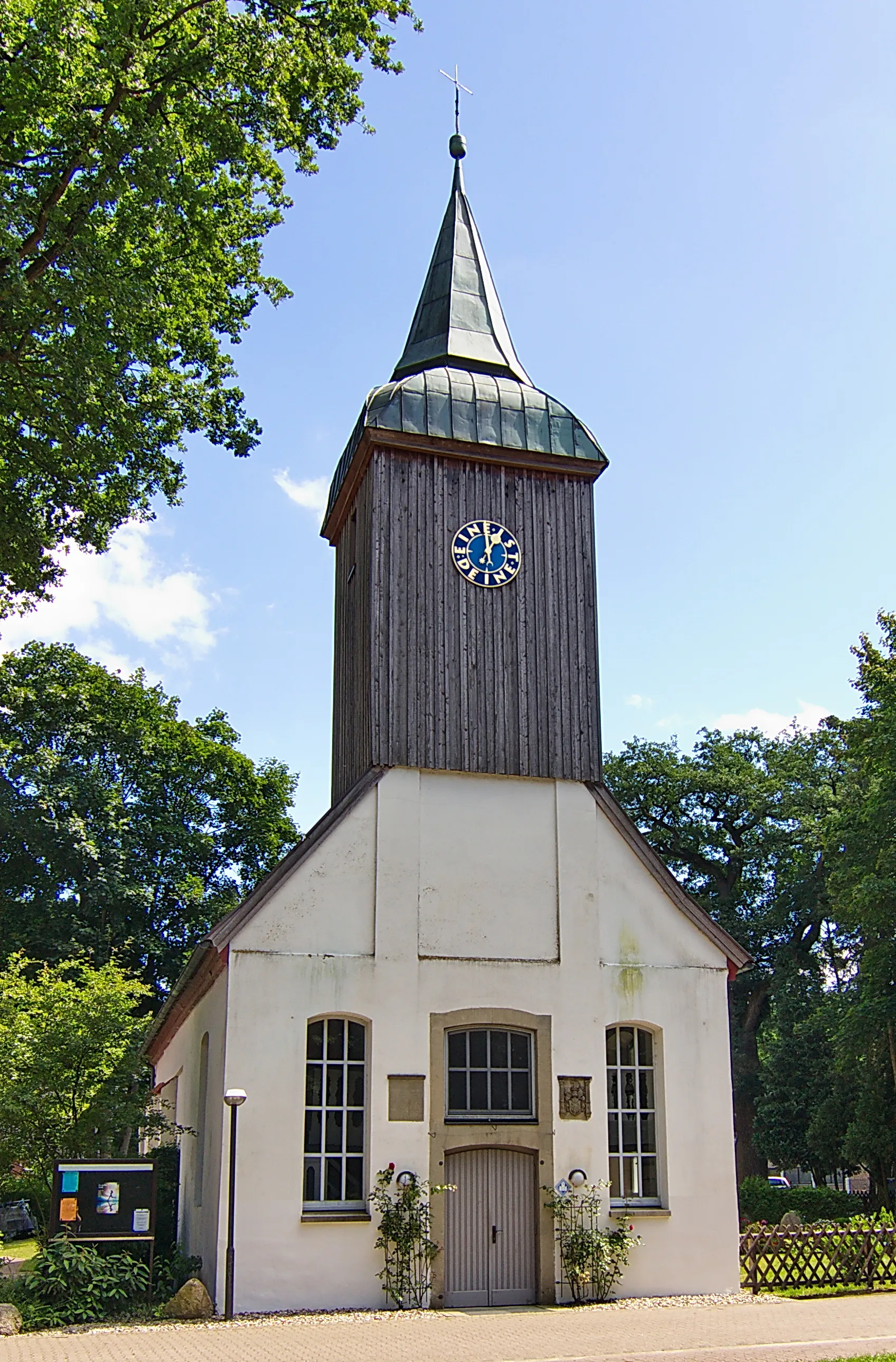 Photo showing: Die St. Thomas und Maria-Kirche wurde um 1300 als Burgkapelle errichtet und 1424 von der Familie von Hodenberg grundlegend erneuert und als Betkapelle genutzt.