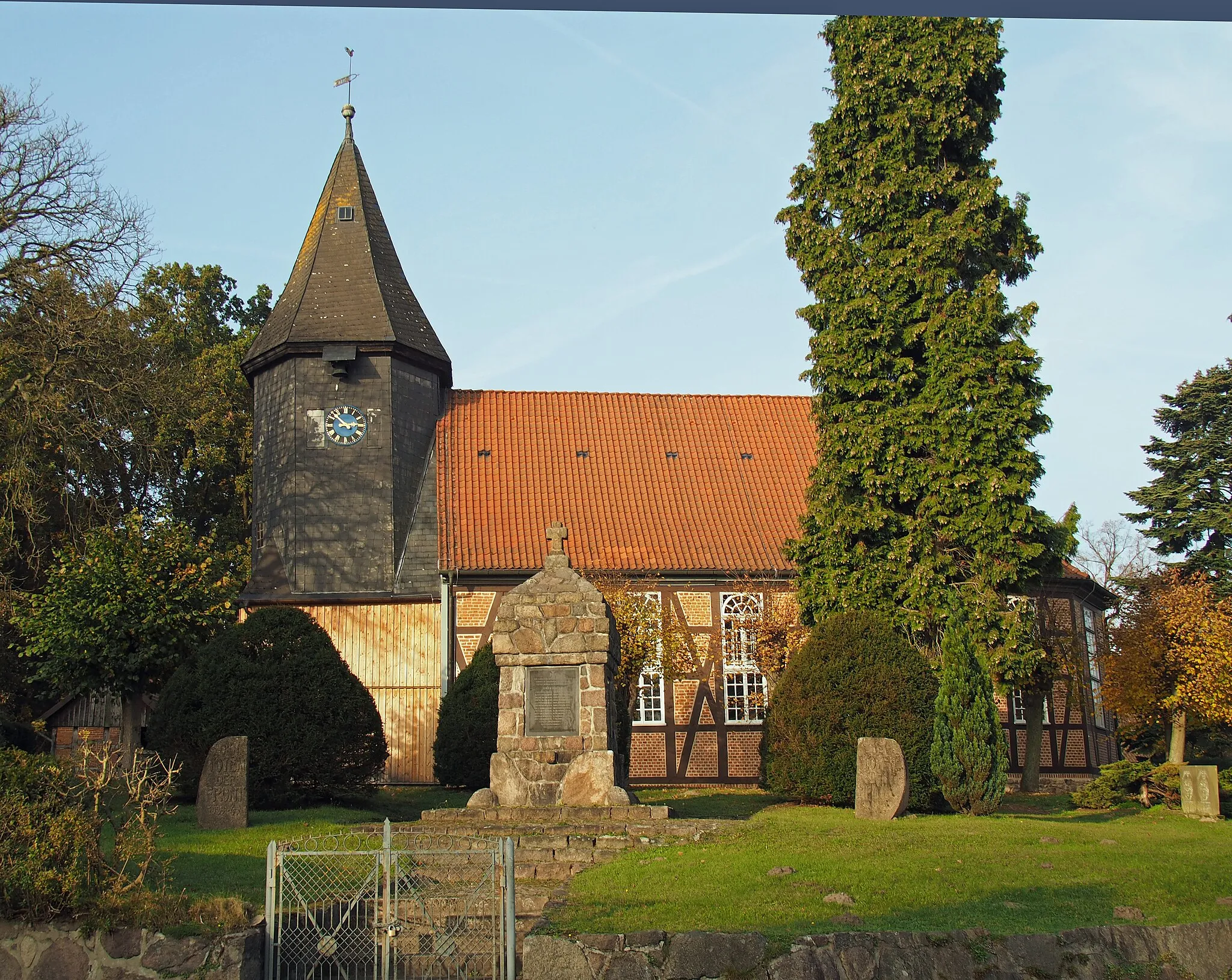 Photo showing: Kirche in Ostenholz im gemeindefreien Bezirk Osterheide im Landkreis Heidekreis