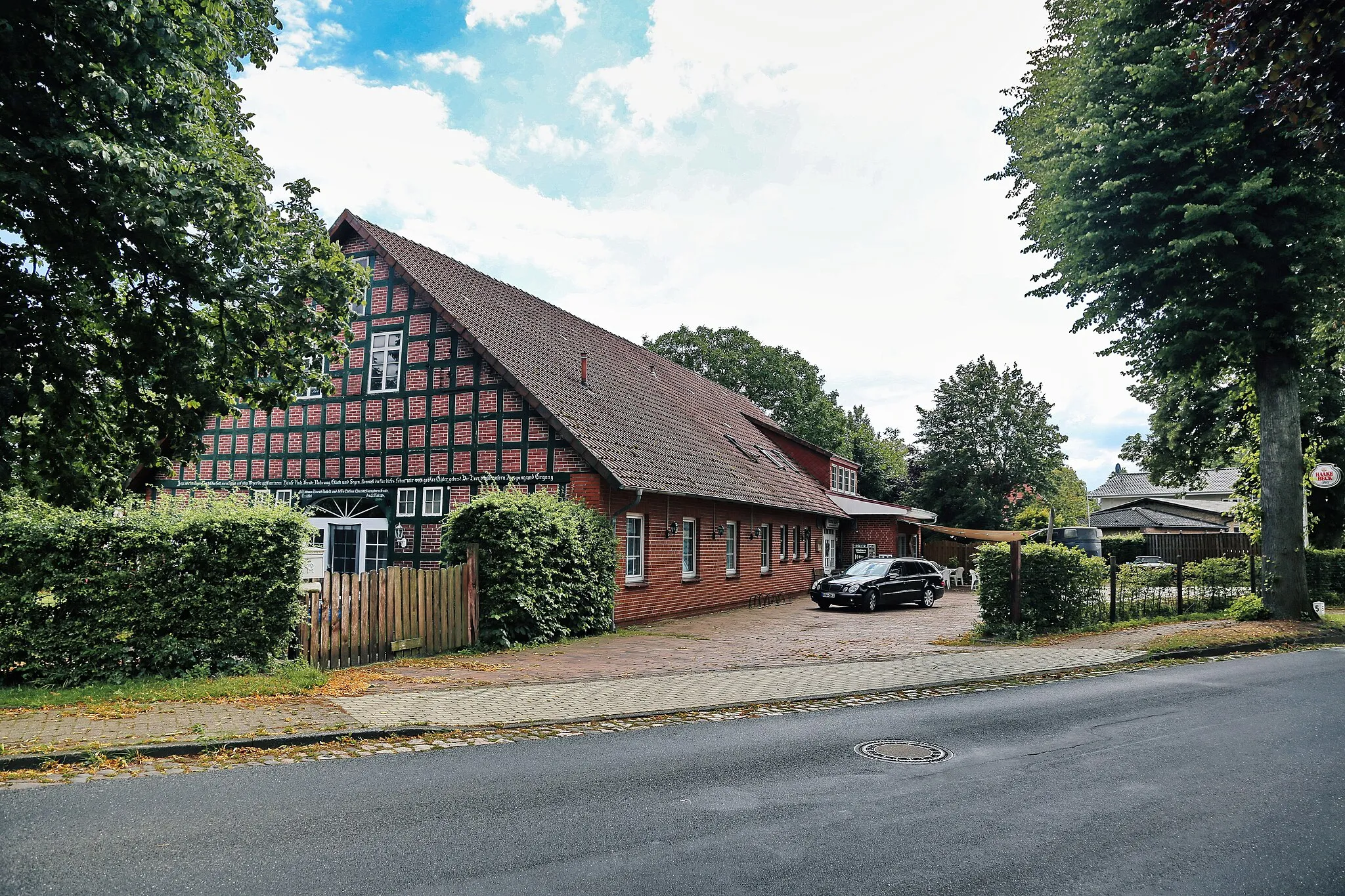 Photo showing: Ehemaliges Gasthaus in Taaken