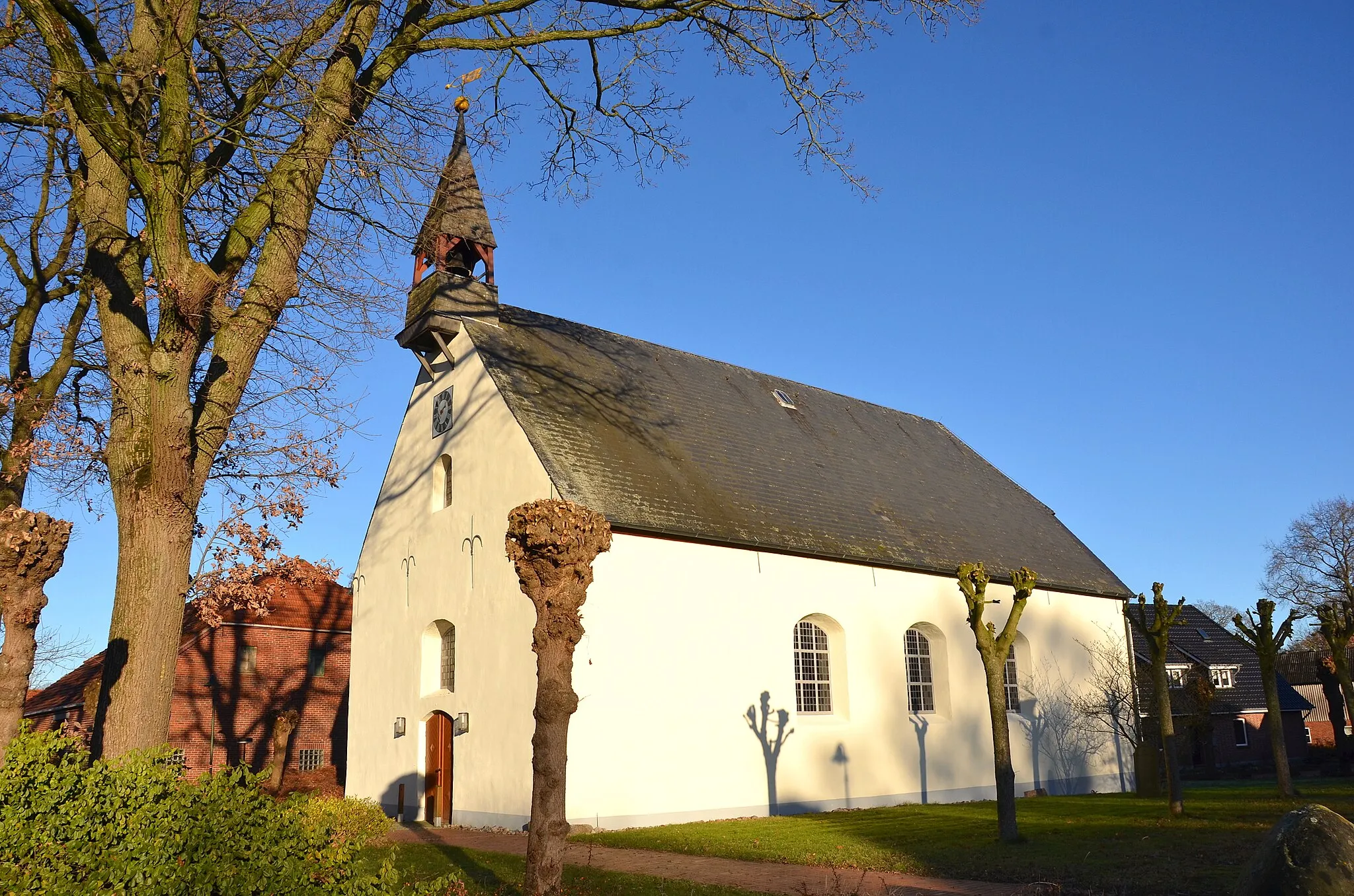 Photo showing: Evangelische Dreikönigskirche in Bramel (Schiffdorf)