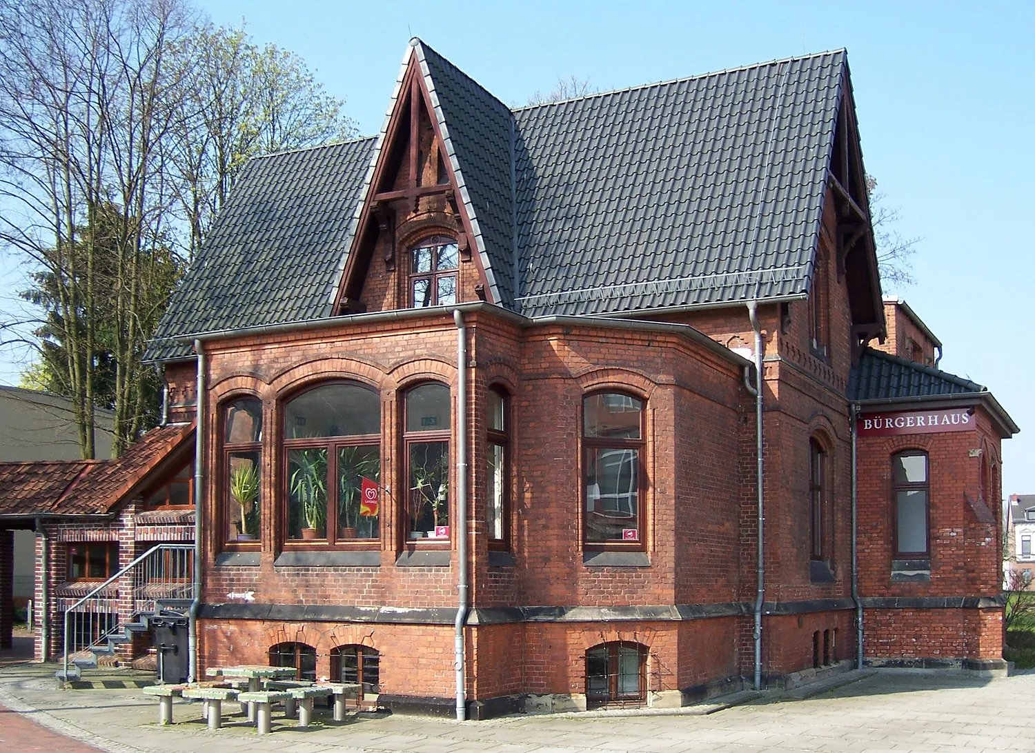 Photo showing: Bremen-Hemelingen: Bürgerhaus in der Godehardstraße, die Alte Villa der Familie Wilkens aus dem 19. Jh.