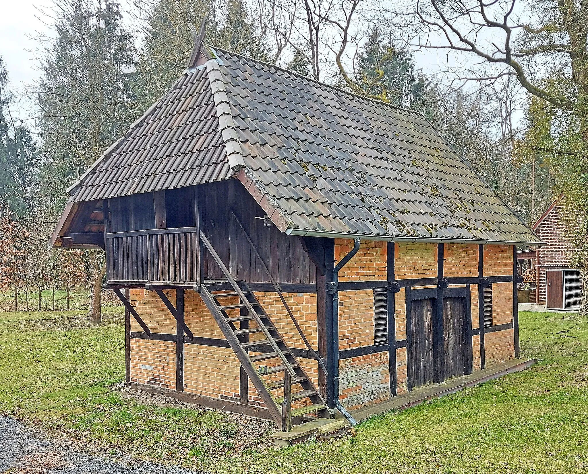 Photo showing: Denkmalgeschützter Treppenspeicher in Grünewald, einem Ortsteil der Ortschaft Hassel der niedersächsischen Stadt Bergen