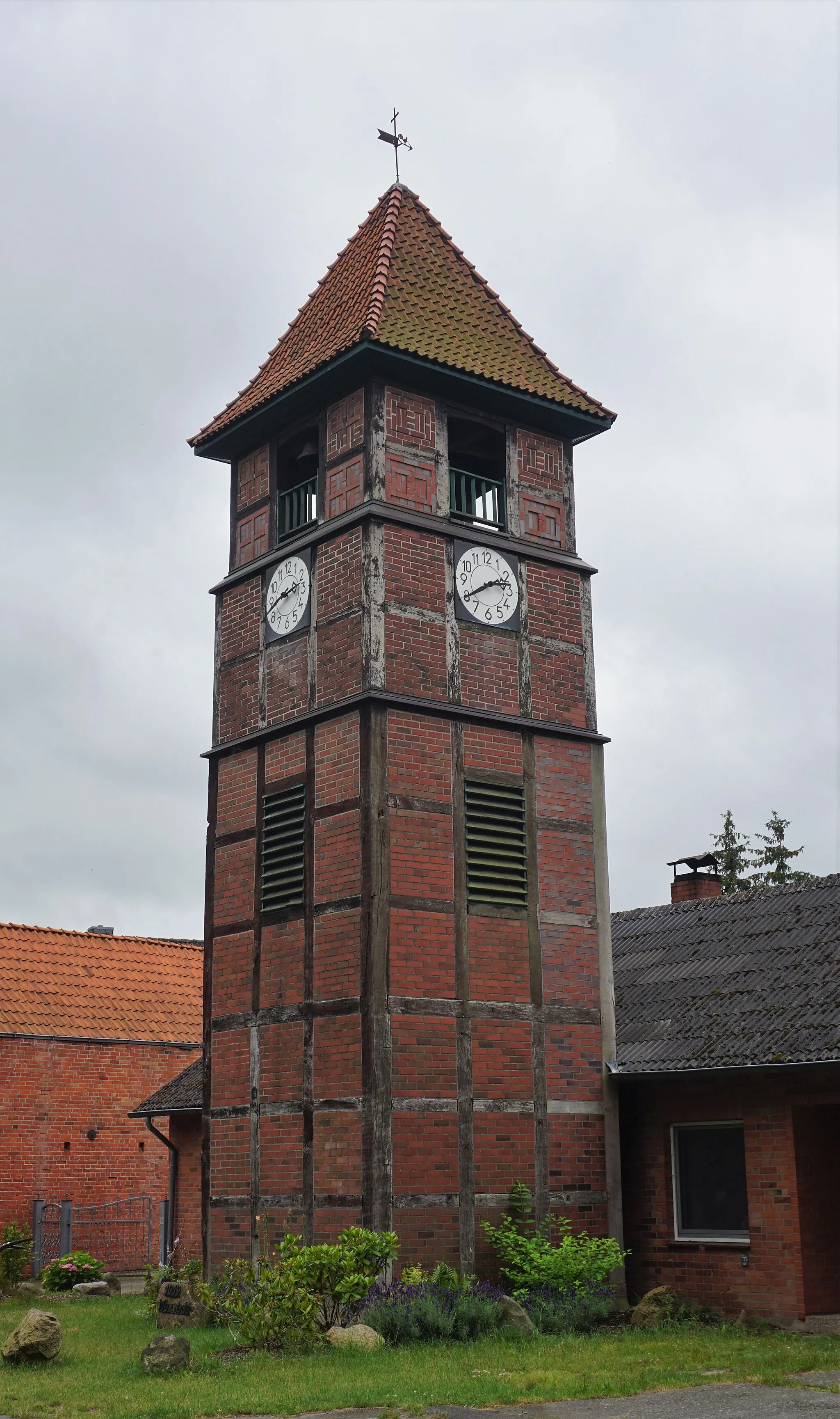 Photo showing: The half-timbered bell tower of Weste in the district of Uelzen in Lower Saxony.