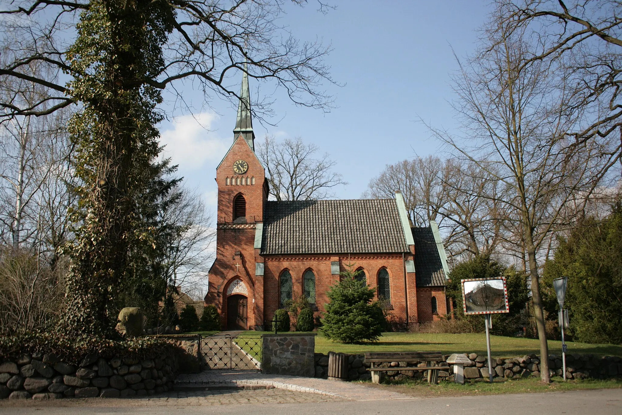 Photo showing: Kirche in Höver (Niedersachsen)