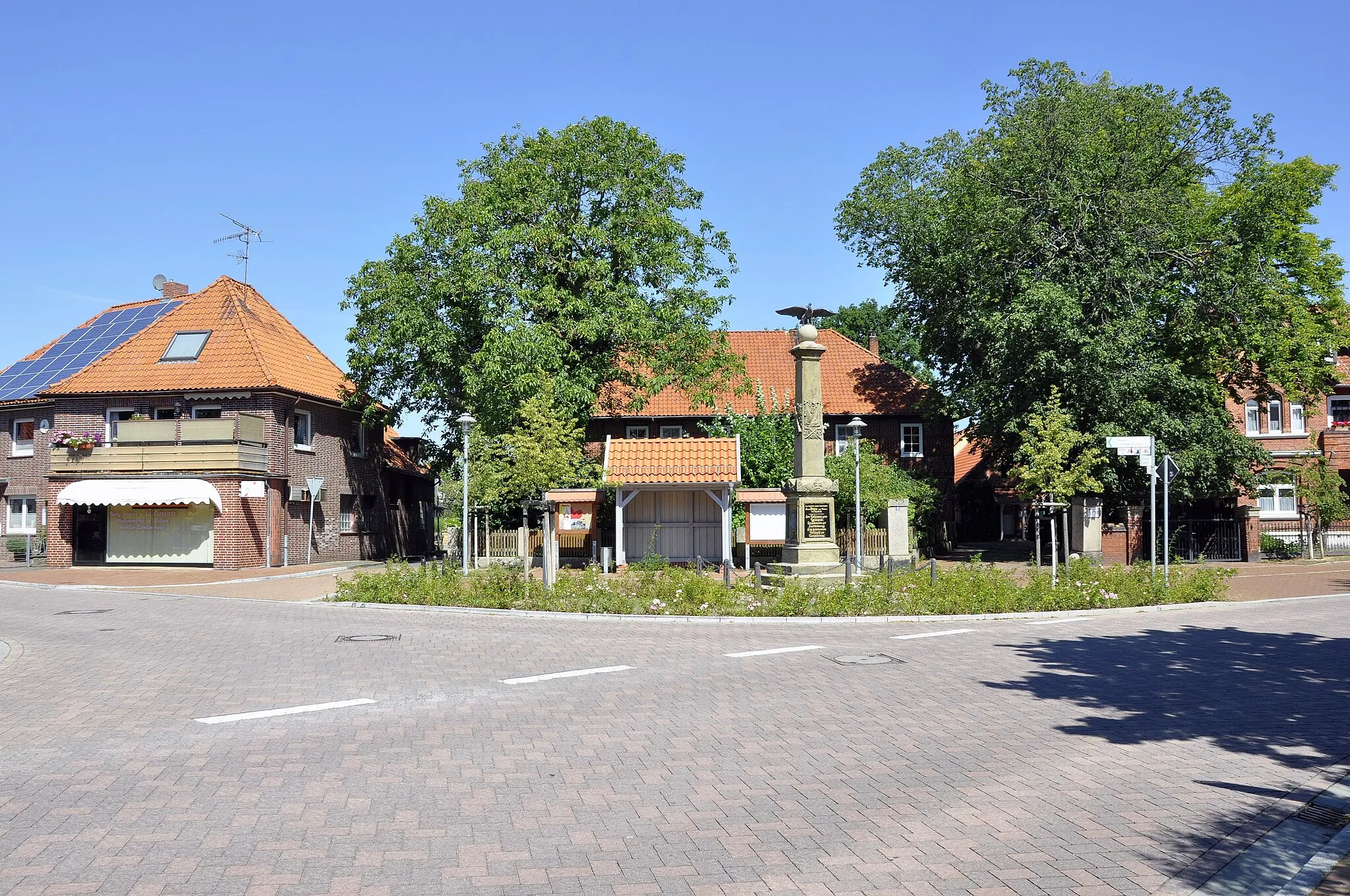 Photo showing: Suhlendorf, alter Marktplatz, August 2020