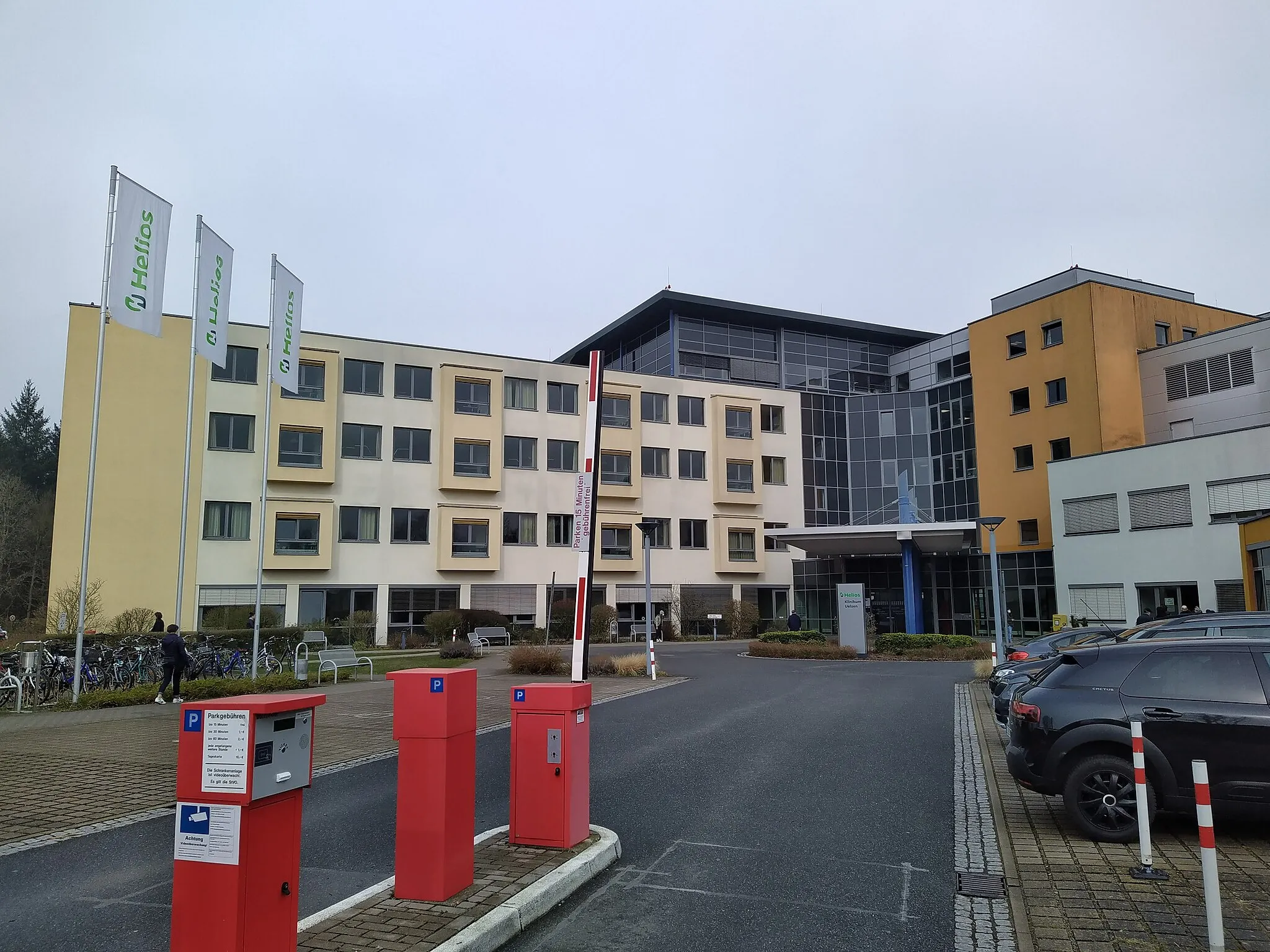 Photo showing: Helios-Klinik in Uelzen, Eingangsbereich