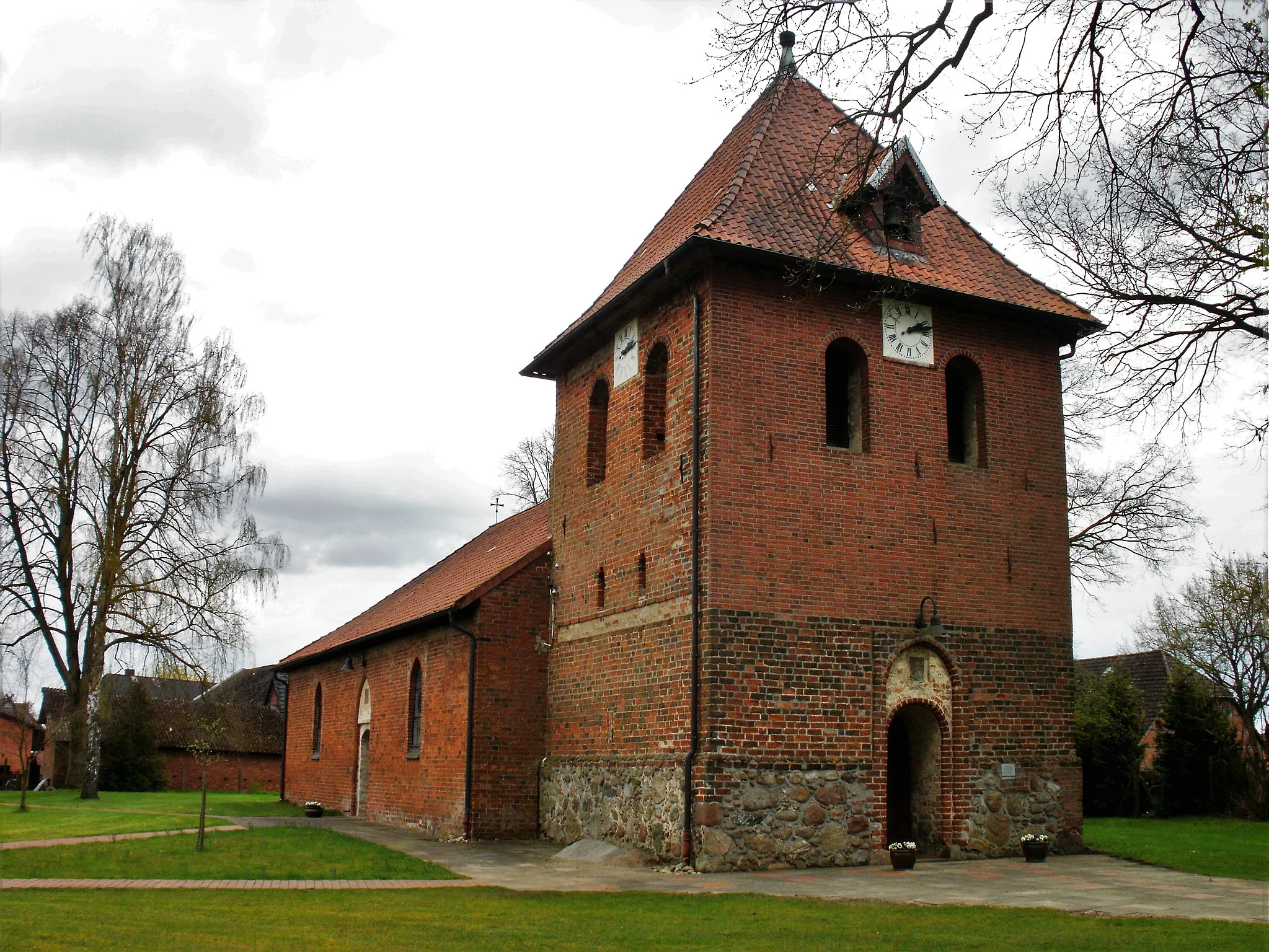 Photo showing: Die St. Bartholomäus-Kirche in Lüder