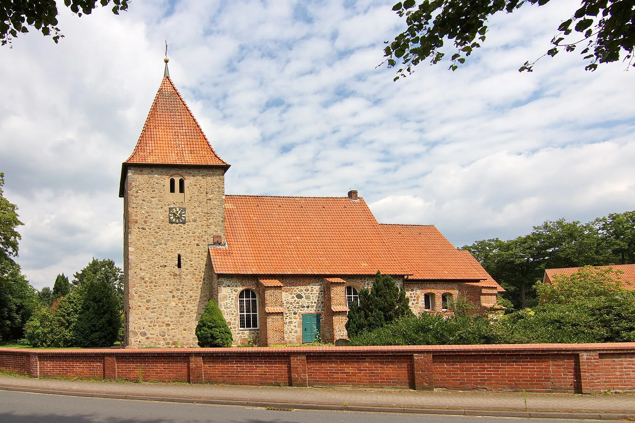 Photo showing: St. Bartholomäus-Kirche von 1180 in Kirchwalsede, Niedersachsen, Deutschland