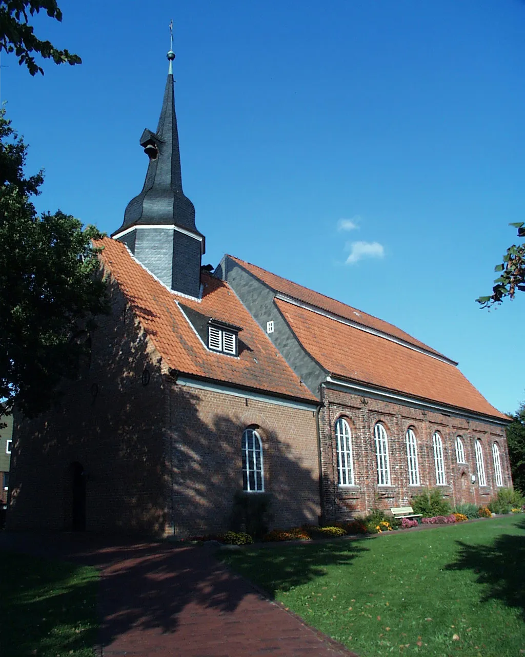 Photo showing: Die Neuhäuser Kirche