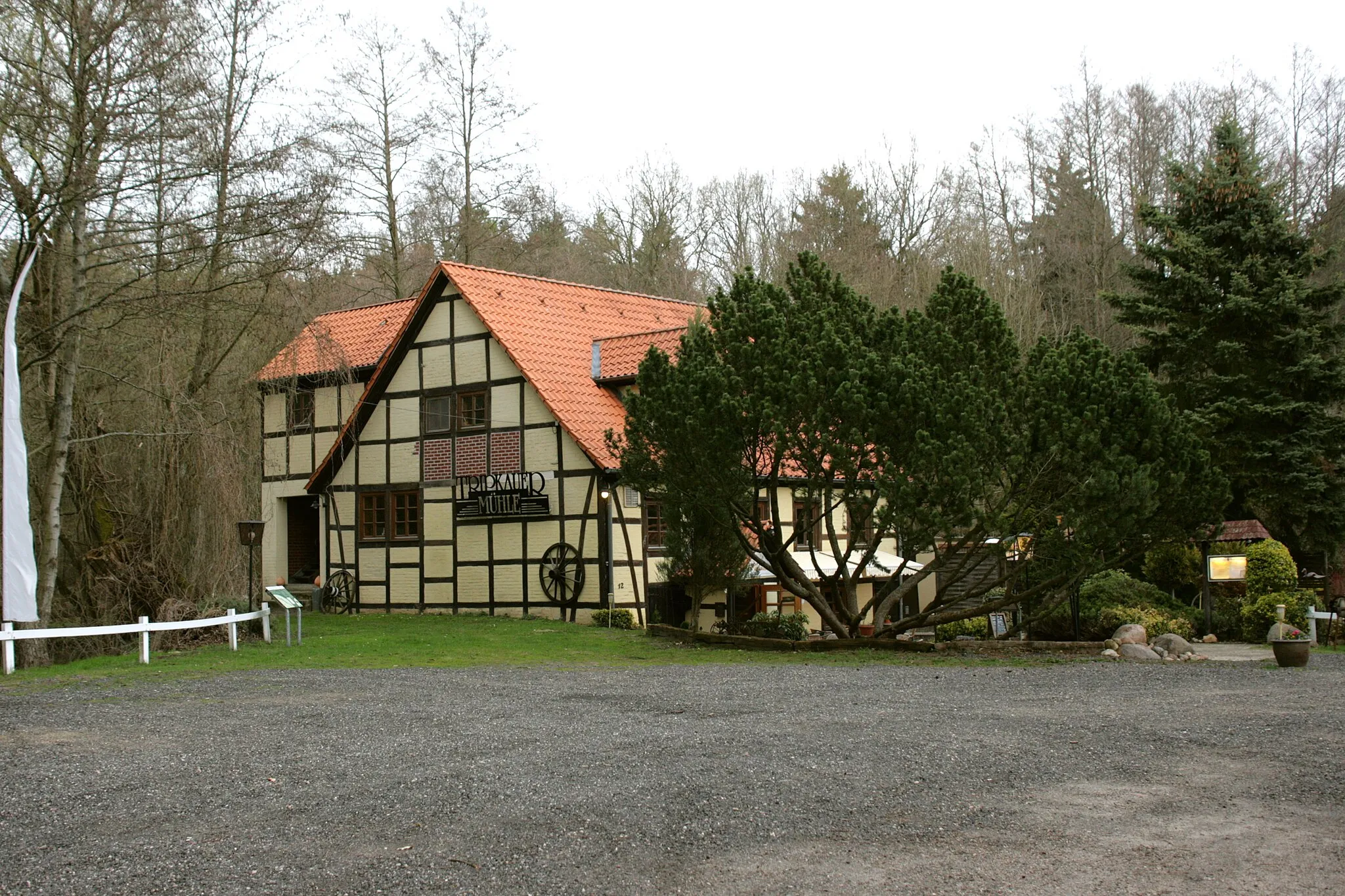 Photo showing: Wassermühle Tripkau am Streetzer Mühlenbach in Tripkau, Dannenberg (Elbe)