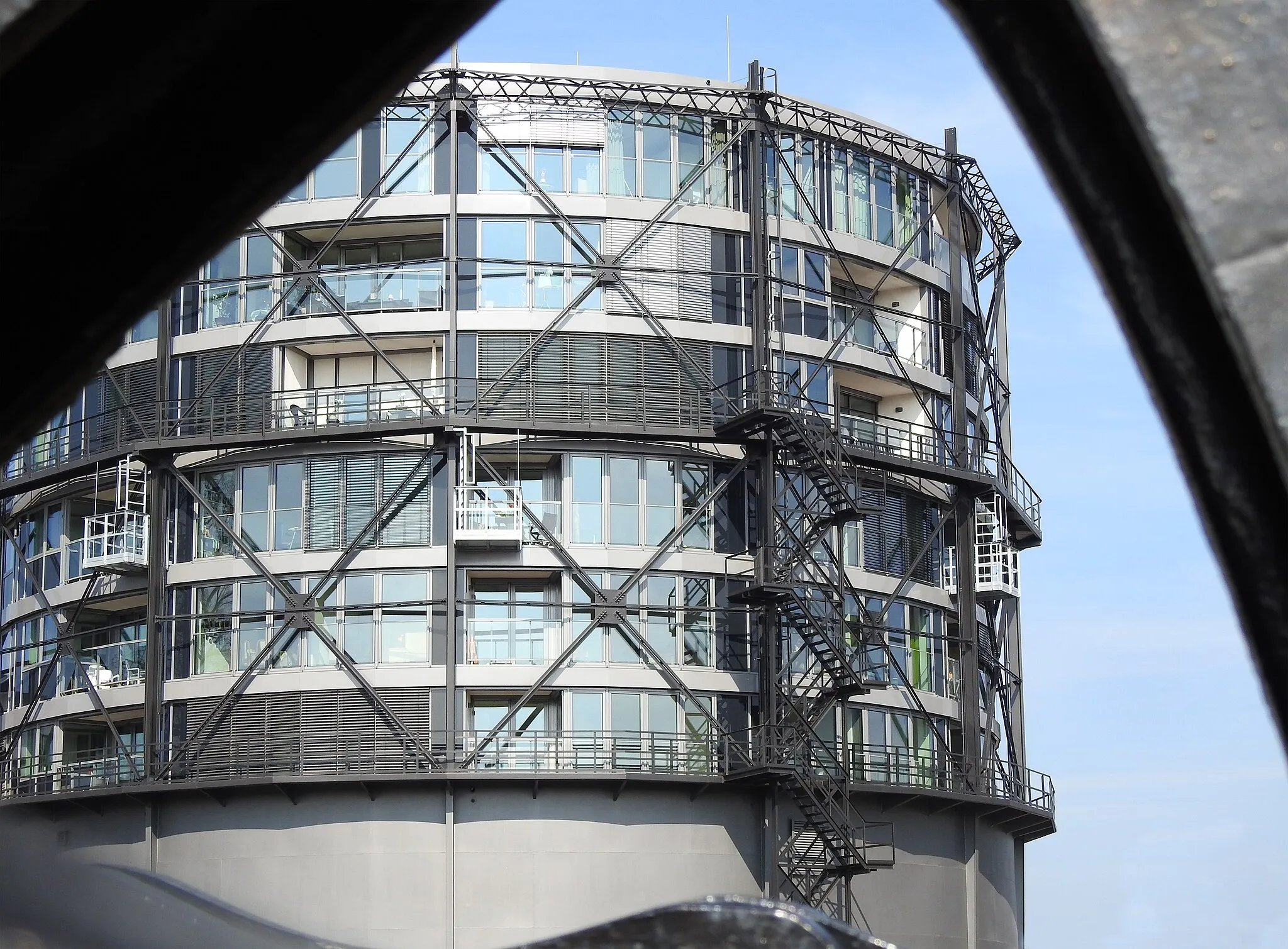 Photo showing: Der historische Gasbehälter von Stade. Das Gasometer wurde in Wohnungen umbegebaut.