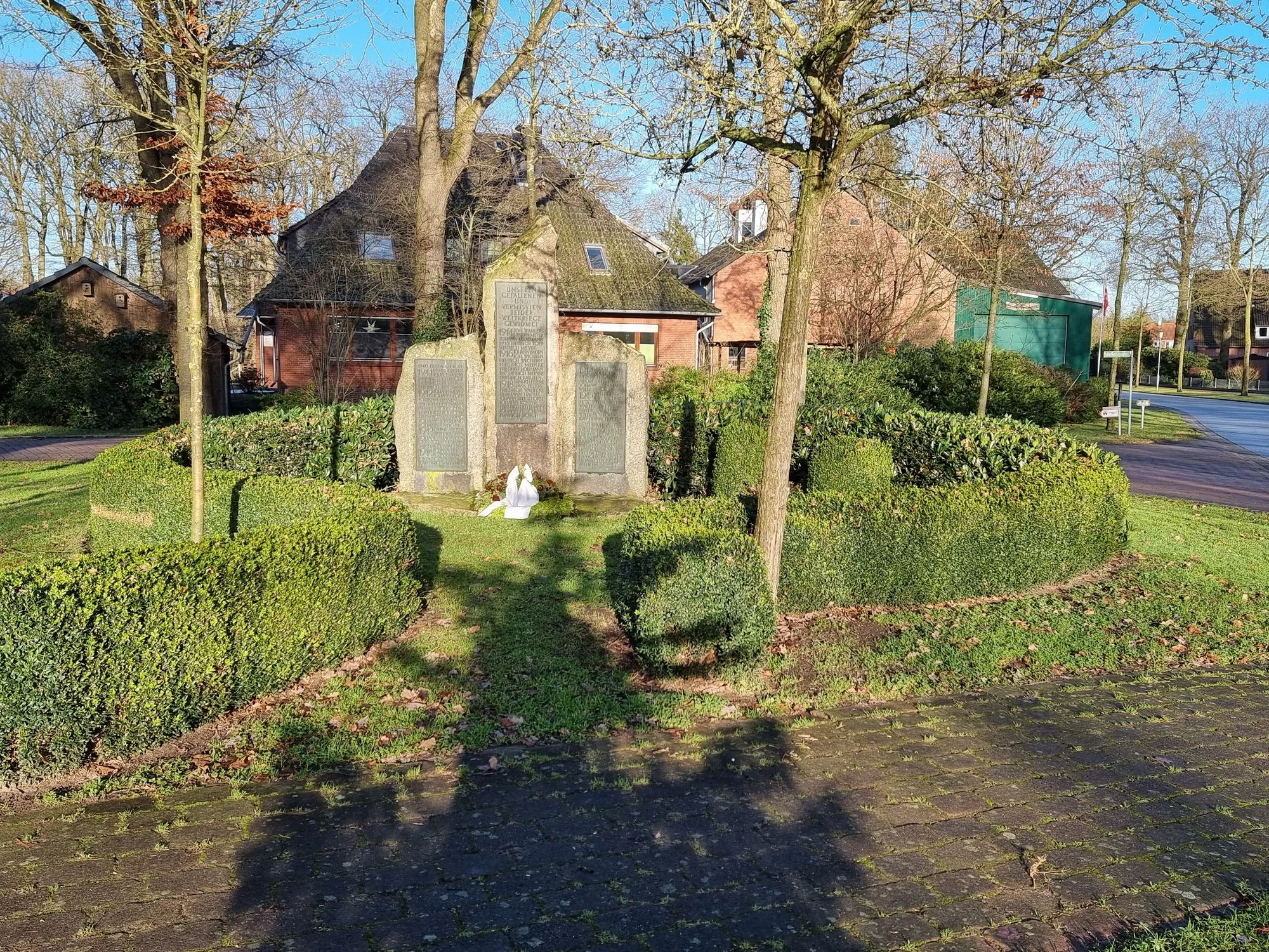 Photo showing: War memorial in Stemmen