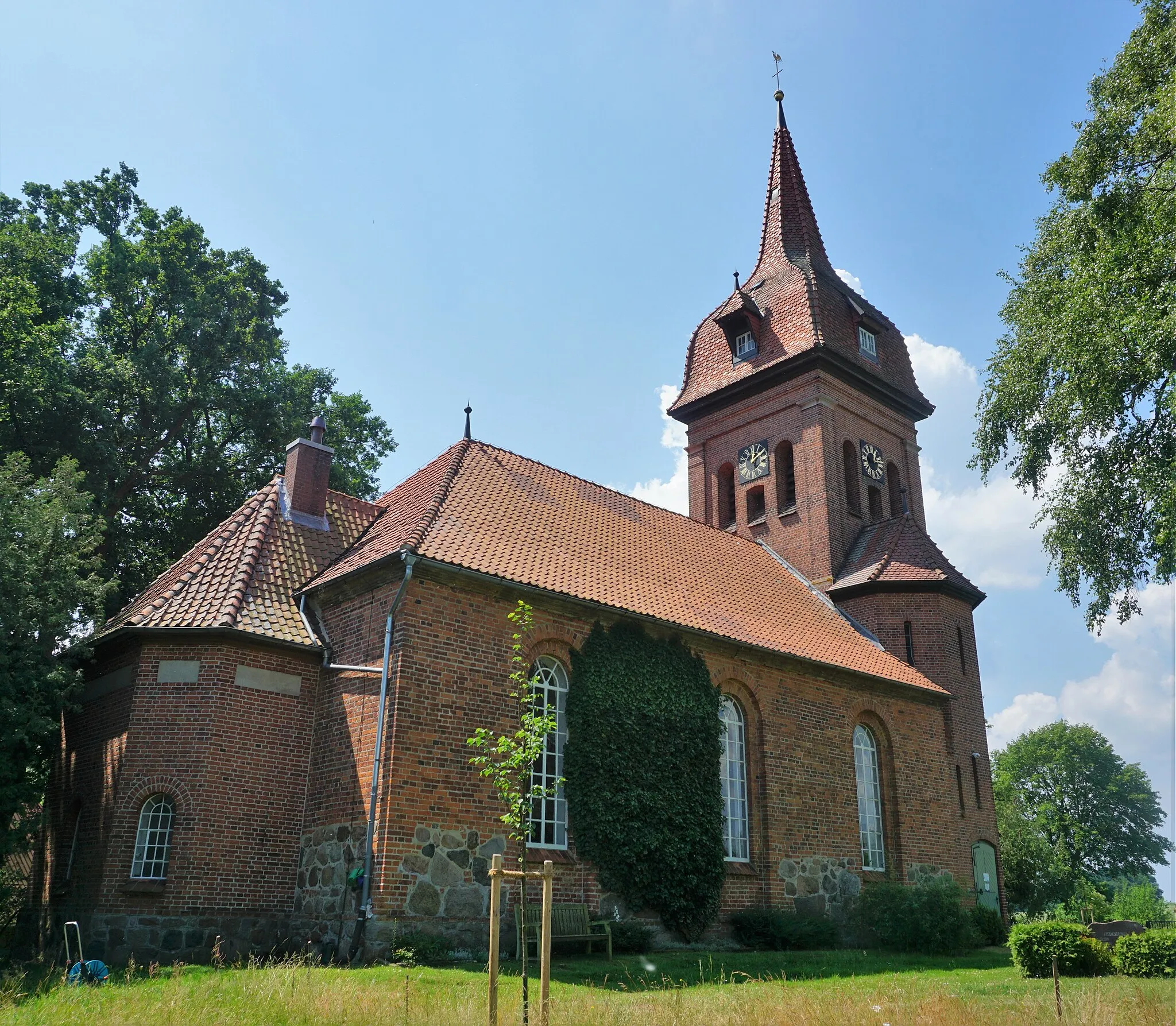 Photo showing: Church of Natendorf in the district of Uelzen. View from northeast.