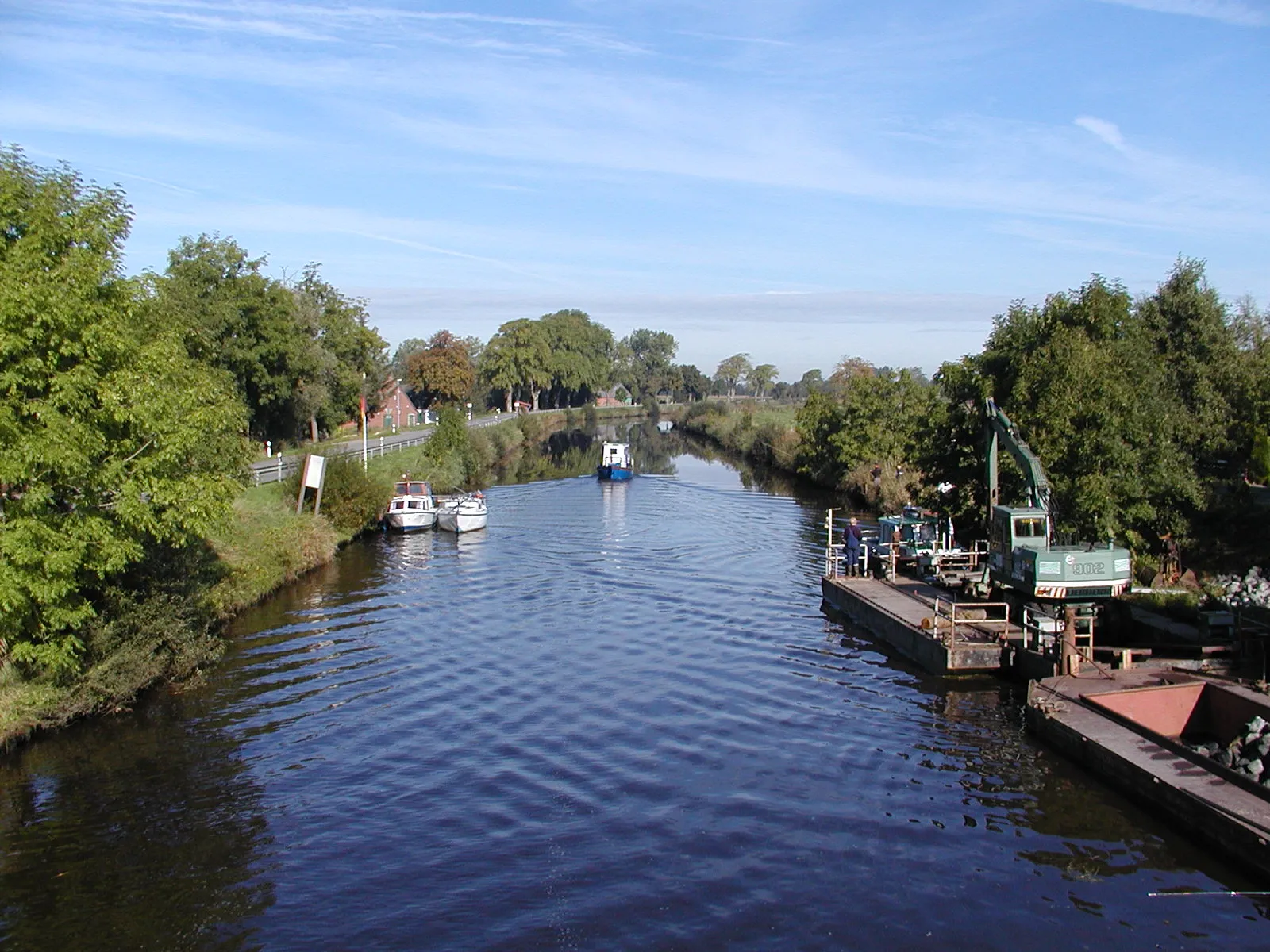 Photo showing: Der Hadlerkanal in Osten Richtung Nord