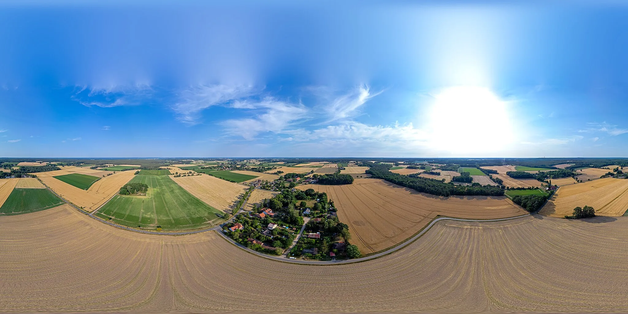 Photo showing: 360°-Kugelpanorama der Gemarkung Dommatzen (Bildmitte/Start = Süden). Das Dorf ist ein Ortsteil der Gemeinde Waddeweitz im Landkreis Lüchow-Dannenberg.