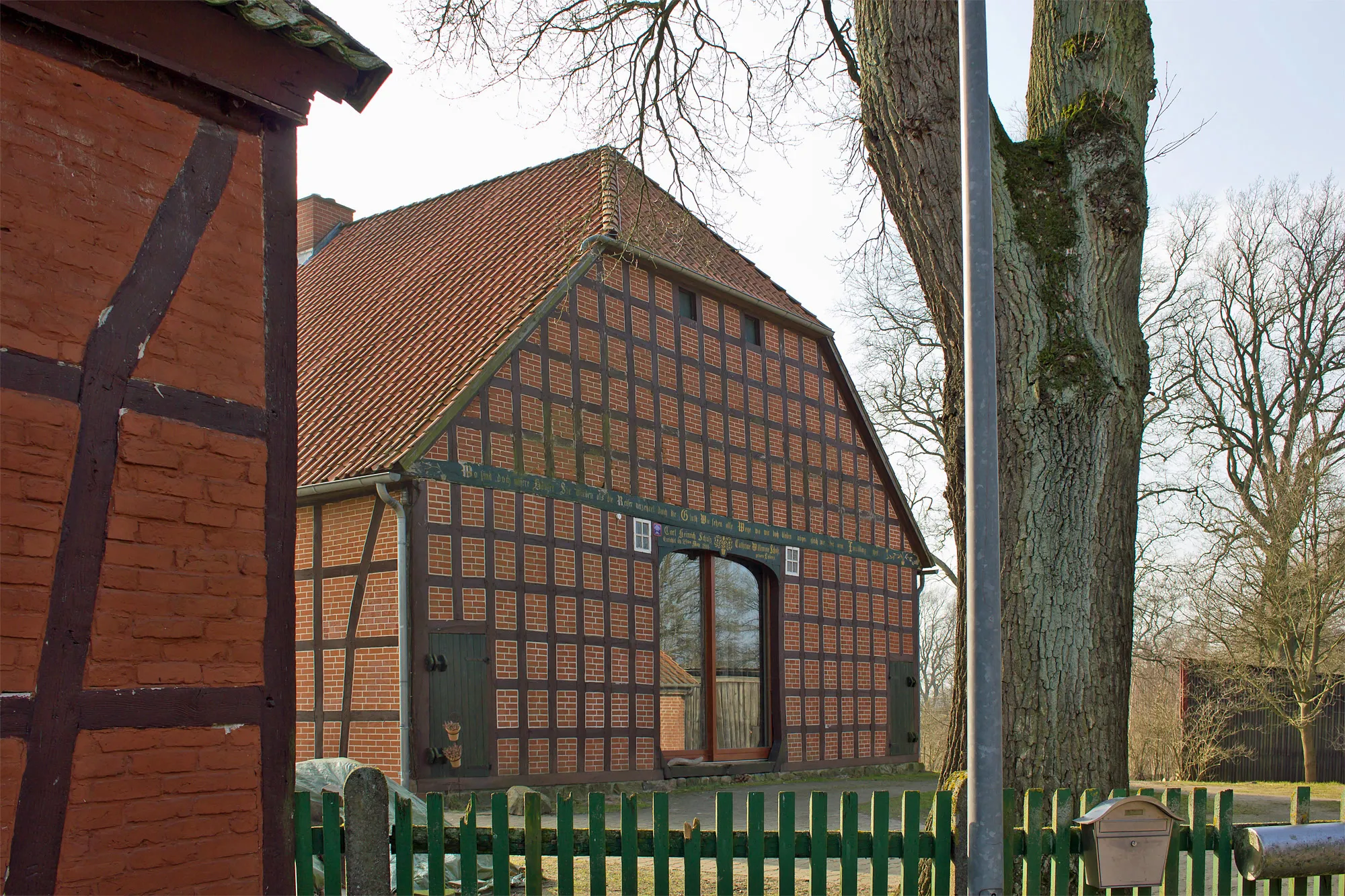 Photo showing: Cultural heritage monument "No 2" (former No 1) in the village Soven near Dannenberg (Elbe); built in 1888.