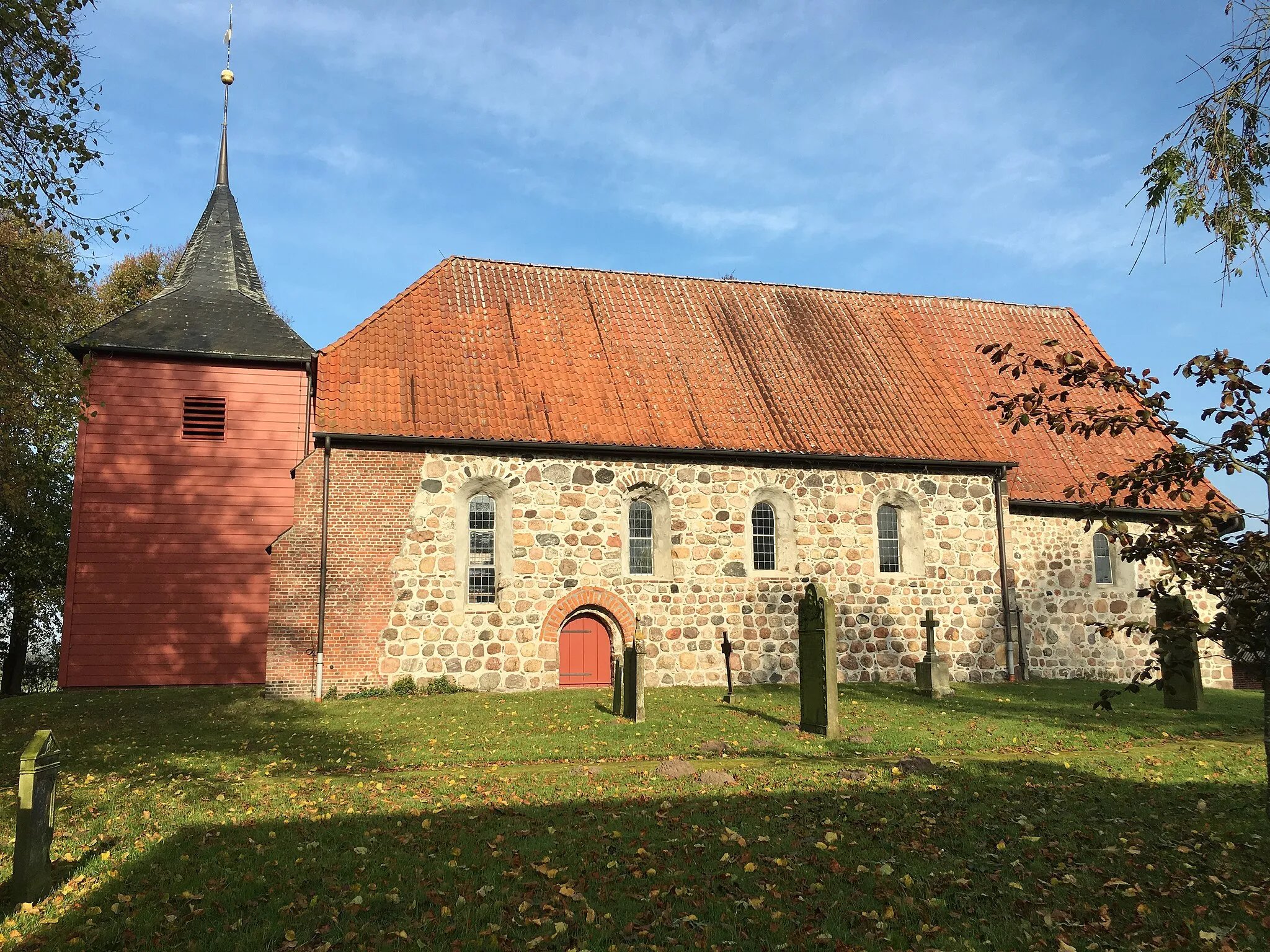 Photo showing: Kark op de Host bi Burweg