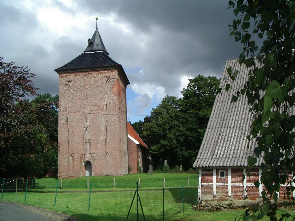 Photo showing: The Evangelical Lutheran St. Nicholas Church in Nordleda, Lower Saxony, Germany.