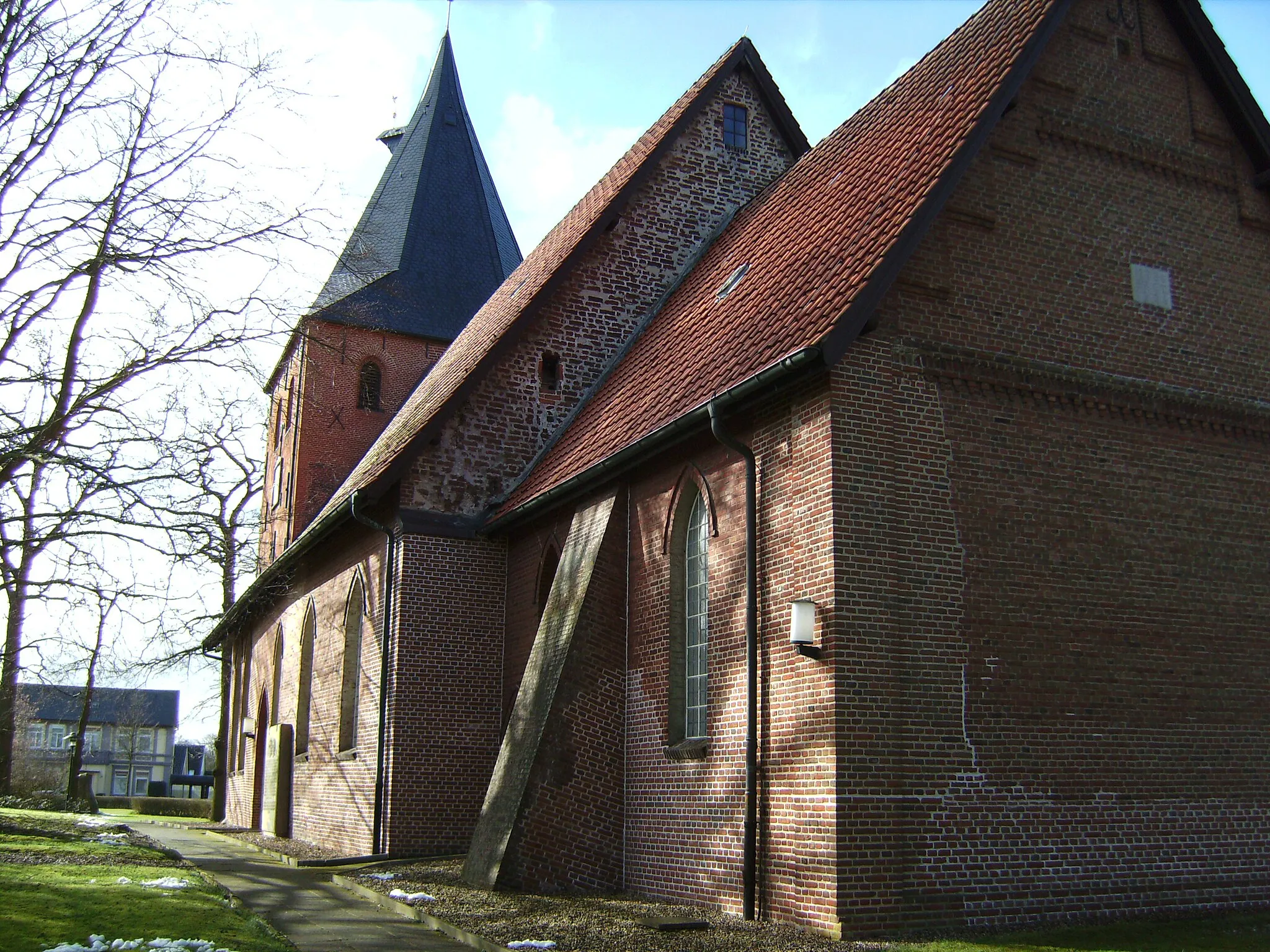 Photo showing: St. Marien in Neuenkirchen (Land Hadeln) / Germany, Lower Saxonia, from Southeast