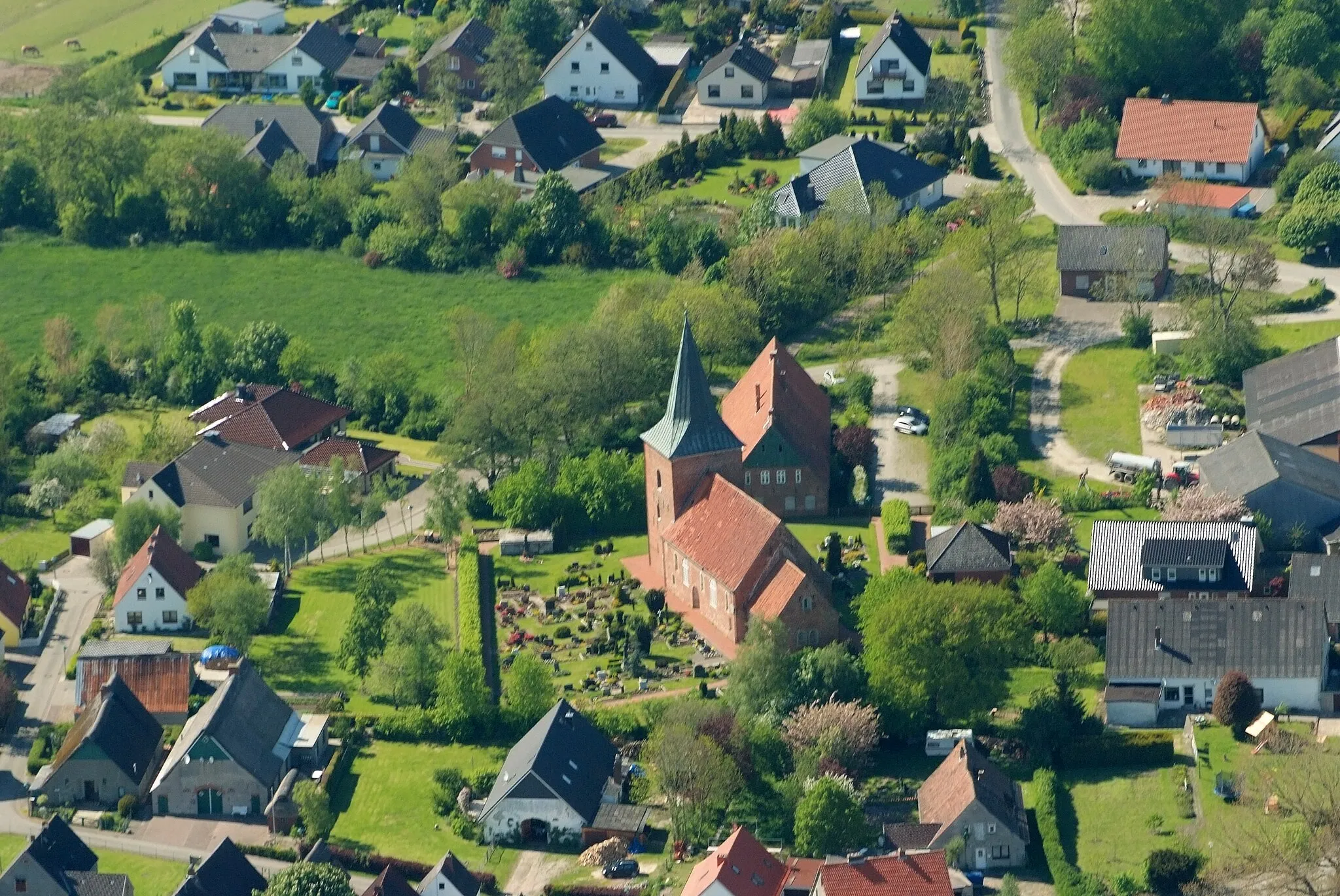 Photo showing: Katharinenkirche Misselwarden
Fotoflug vom Flugplatz Nordholz-Spieka über Bremerhaven, Wilhelmshaven und die Ostfriesischen Inseln bis Borkum