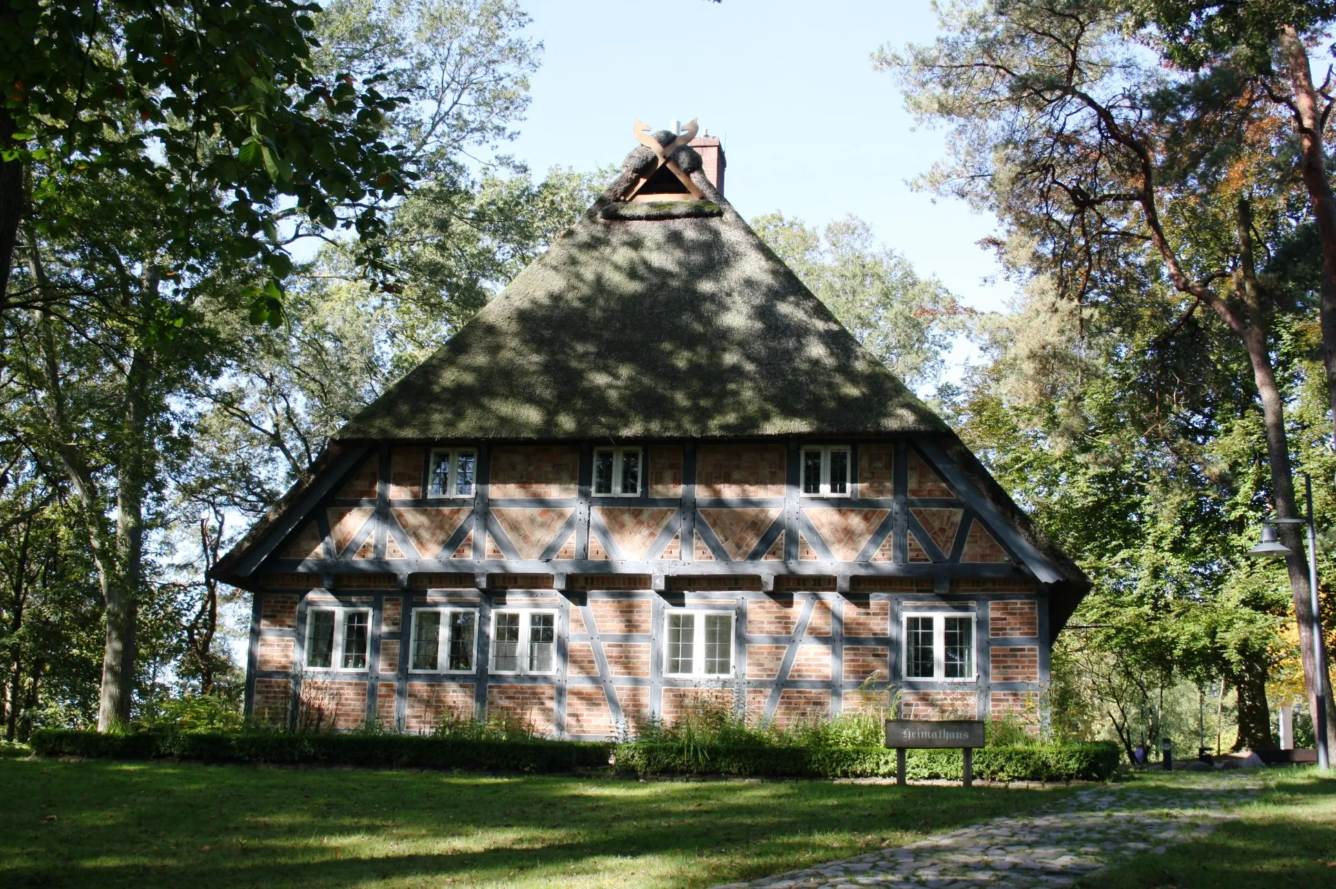 Photo showing: Das Heimathaus in Jesteburg auf dem Niedersachsenplatz.