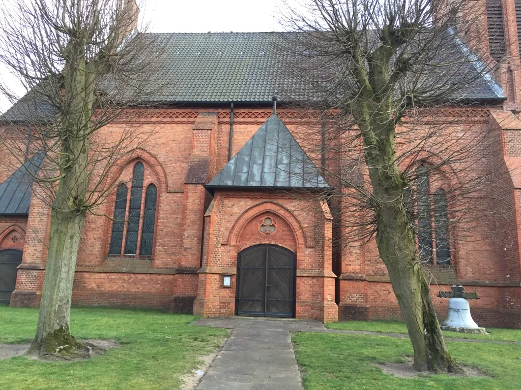 Photo showing: St.-Dionys-Kirche in Lehmke, Backsteinbau in neugotischem Stil