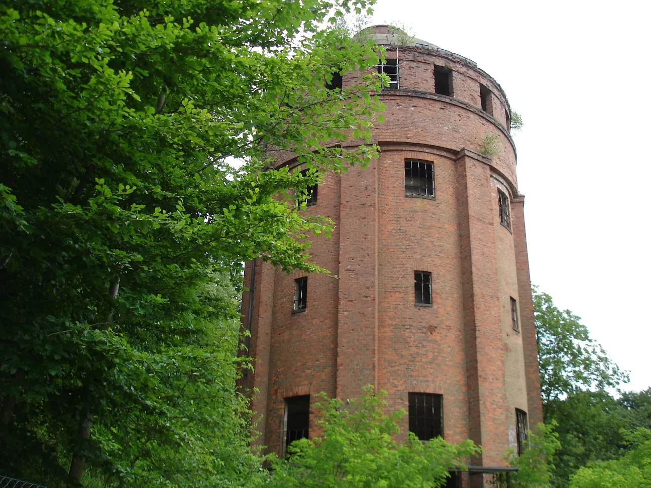 Photo showing: Wasserturm der ehemaligen Dynamitfabrik Krümmel, Vorderansicht