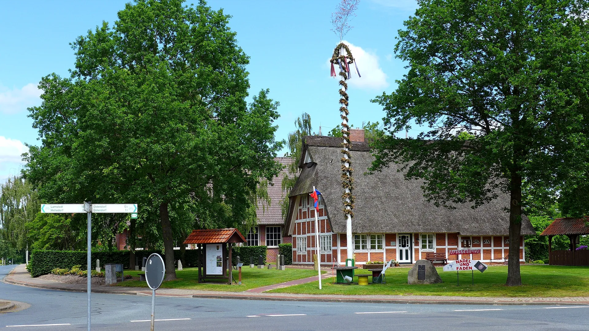 Photo showing: Heimathaus, benannt nach dem einstmaligen Moorkommissar Jürgen Christian Findorff. Museum zur Natur und zum Leben und Arbeiten im Moor. Aufnahmedatum 2015-06.