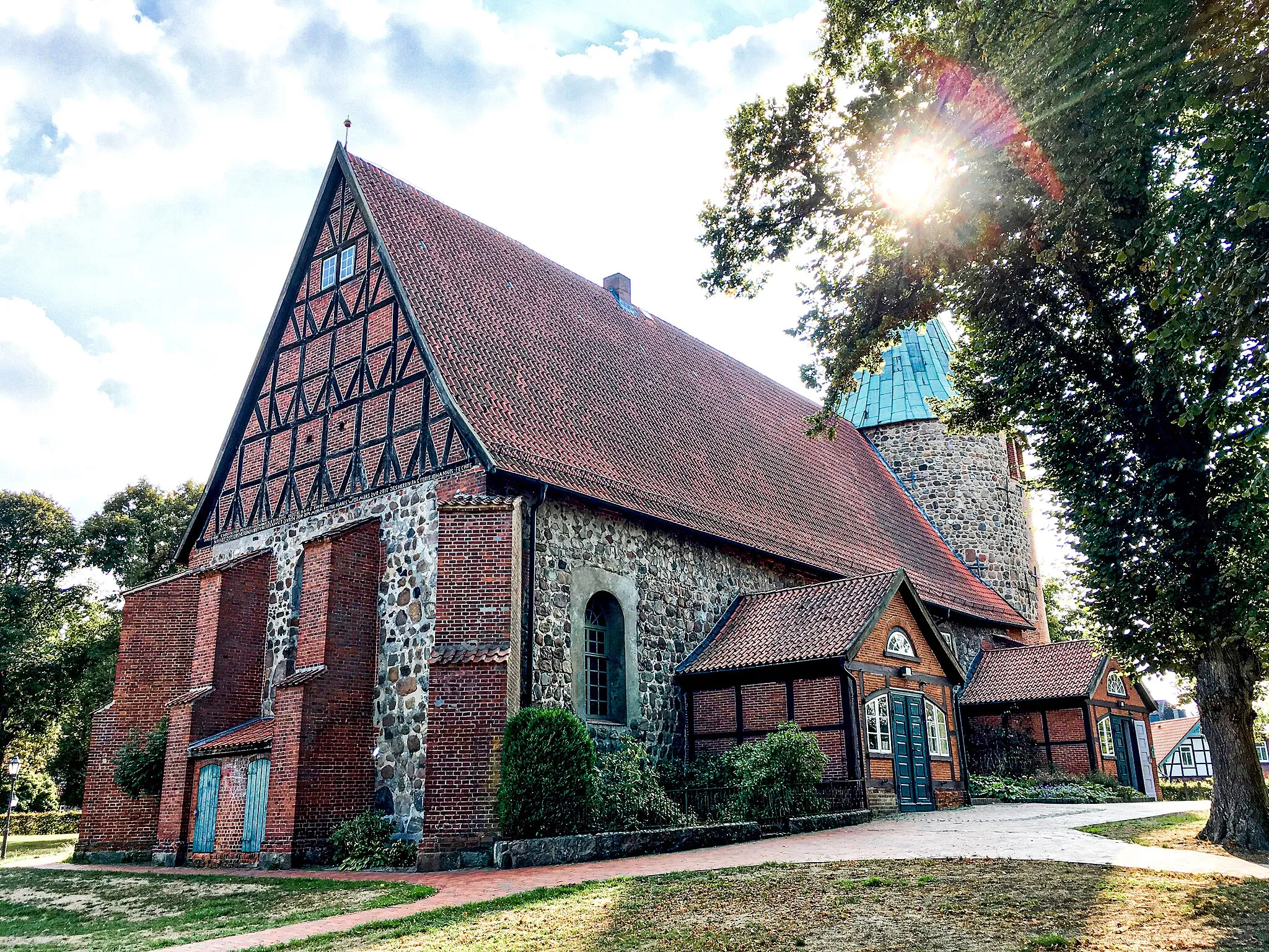 Photo showing: St. Johannis Salzhausen - Nordostansicht