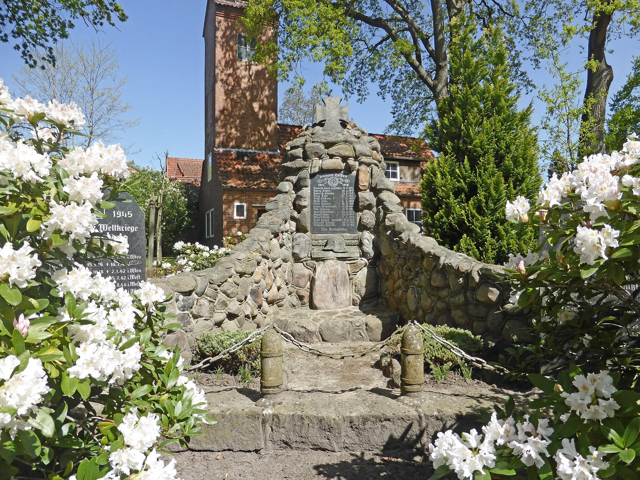 Photo showing: Kriegerdenkmal in Schweimke.