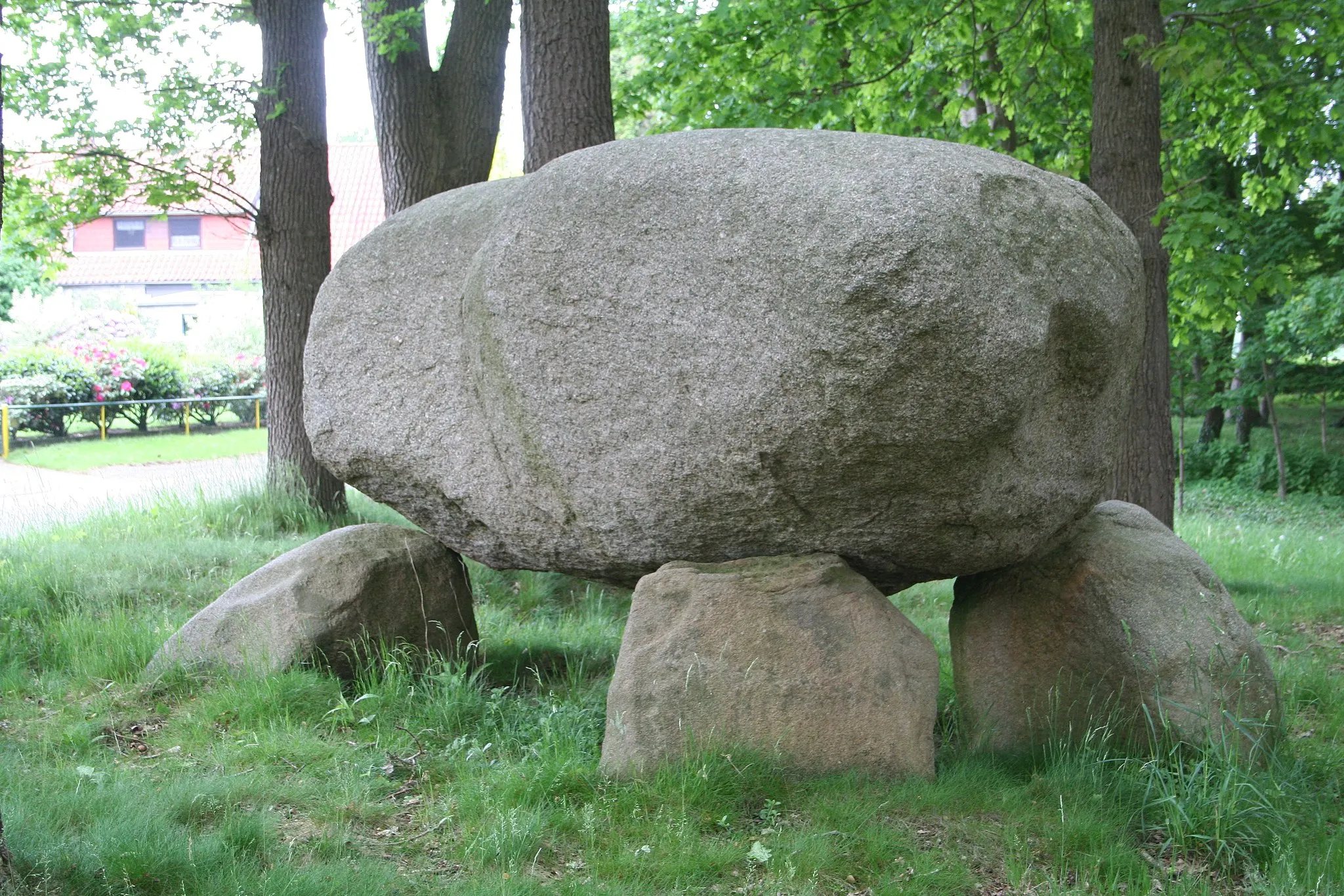 Photo showing: Megalithic tomb Meckelstedt