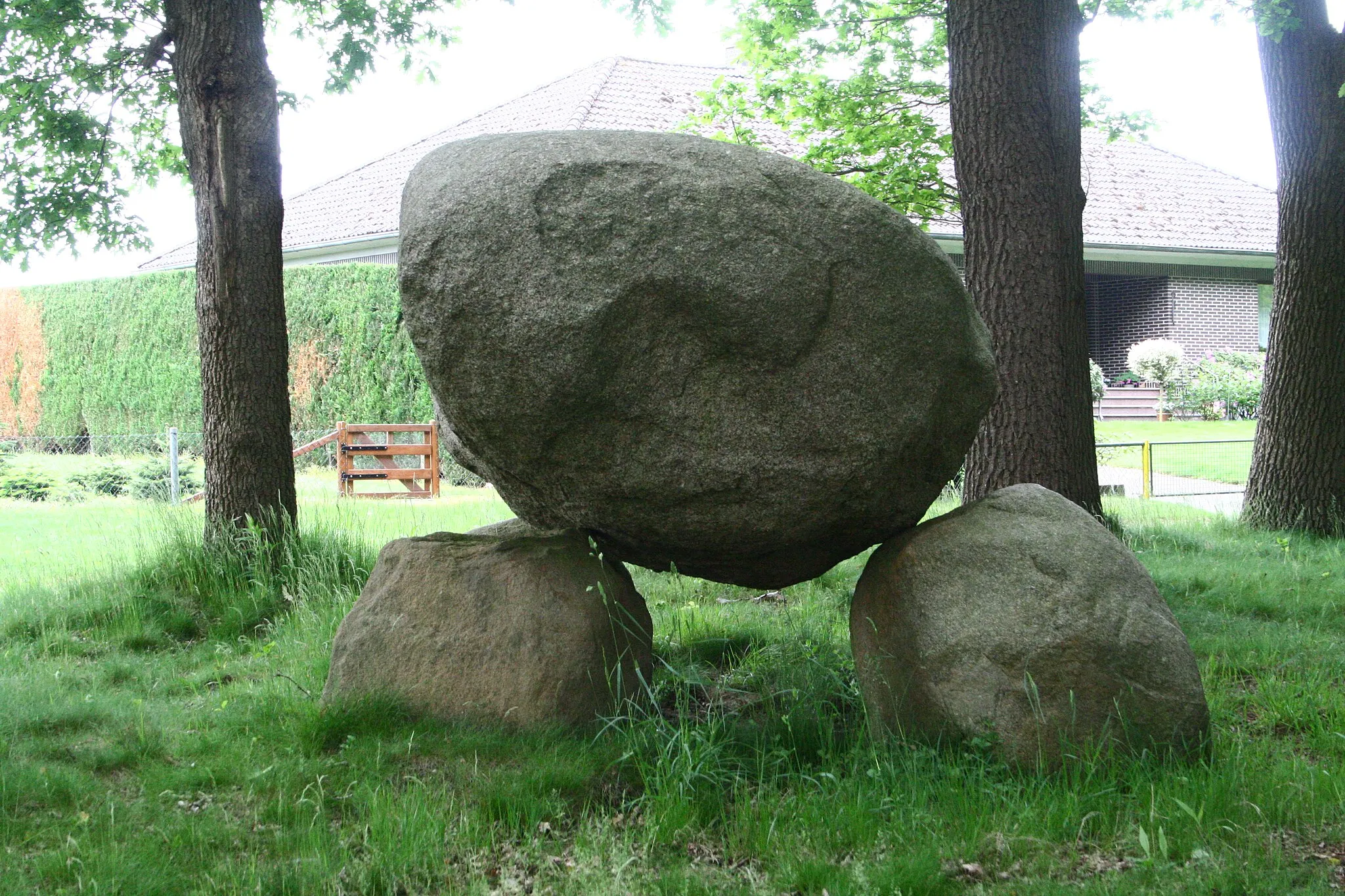 Photo showing: Megalithic tomb Meckelstedt