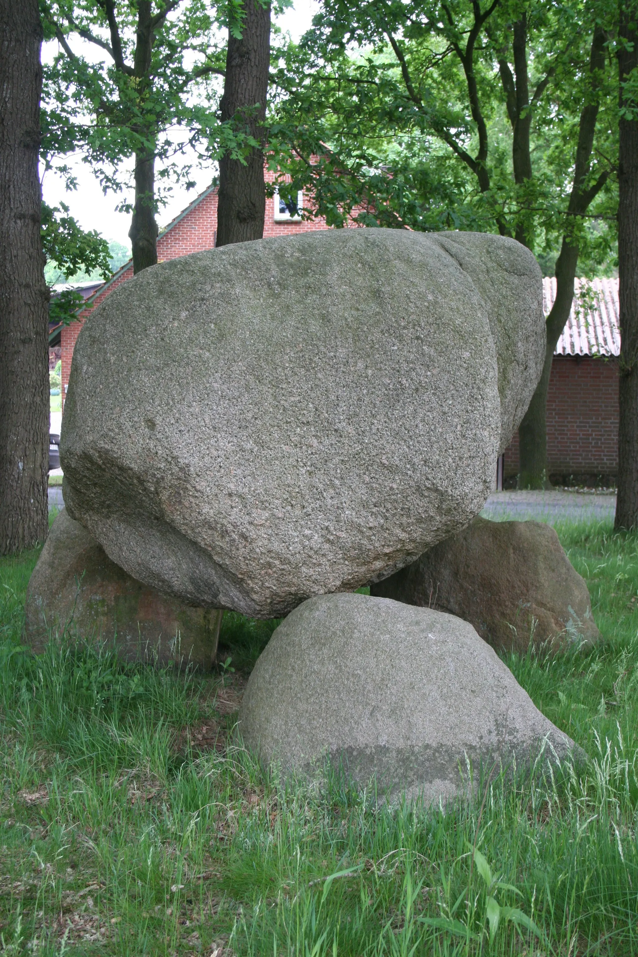 Photo showing: Megalithic tomb Meckelstedt