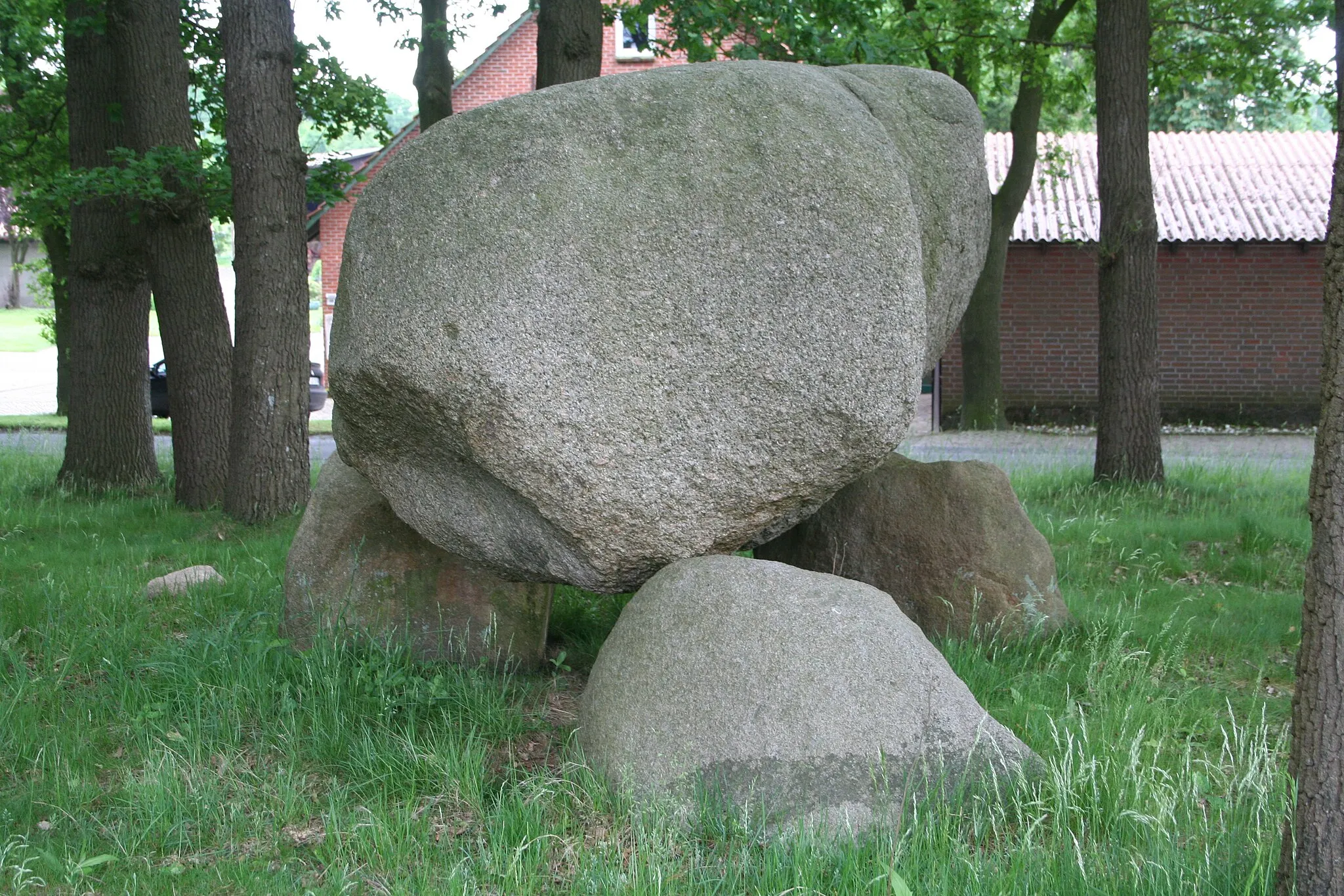 Photo showing: Megalithic tomb Meckelstedt