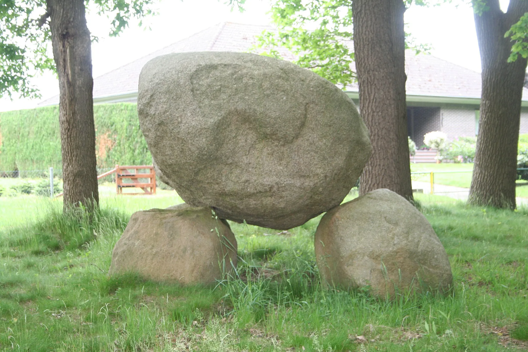 Photo showing: Megalithic tomb Meckelstedt
