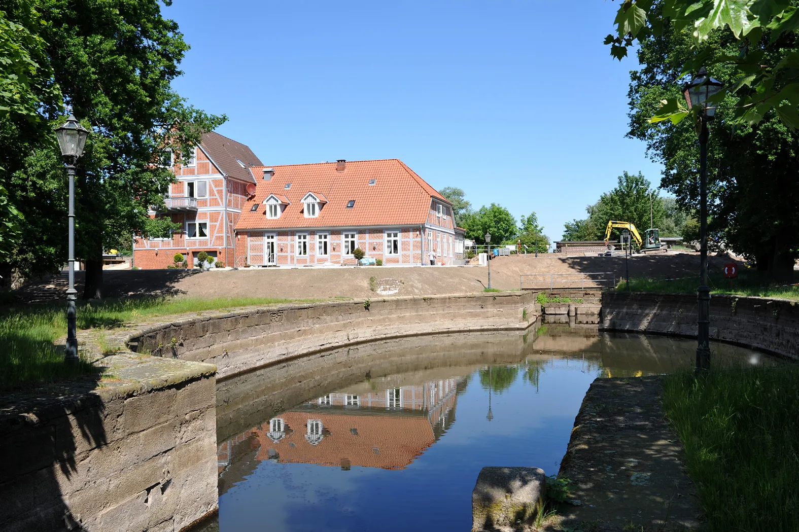 Photo showing: Palmschleuse in Lauenburg; oldest conserved canal lock in Europe (inoperative), named according to the lock keeper nominated by Duke Franz II; Schleswig-Holstein, Germany.