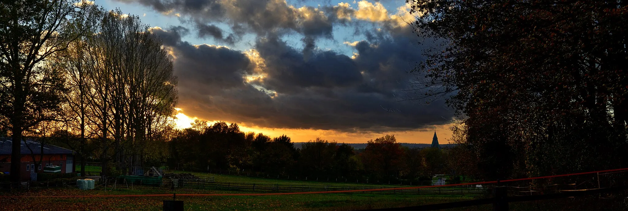 Photo showing: Sturmwolken am Abendhimmel