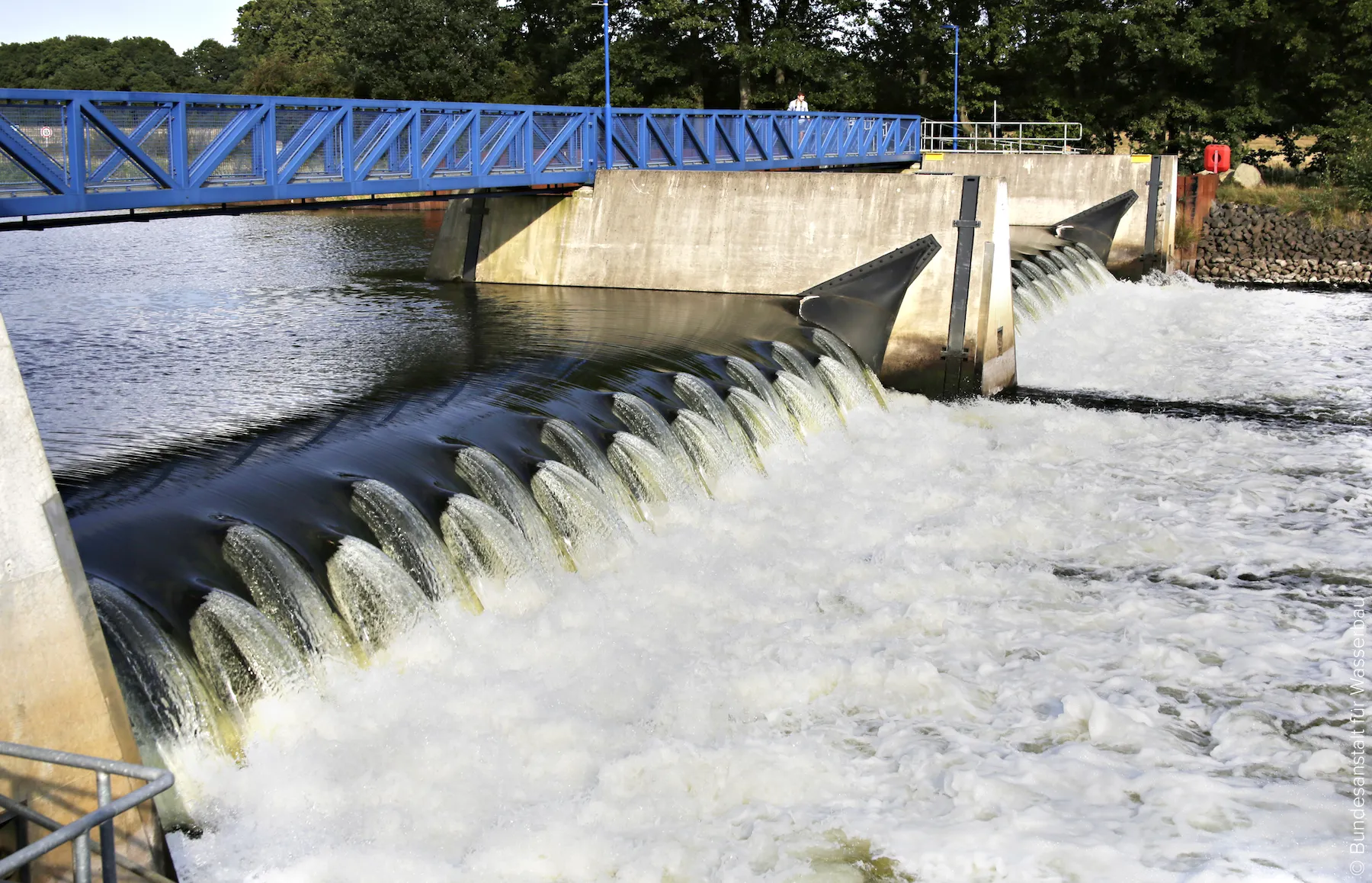 Photo showing: Schlauchwehr Bannetze Aller